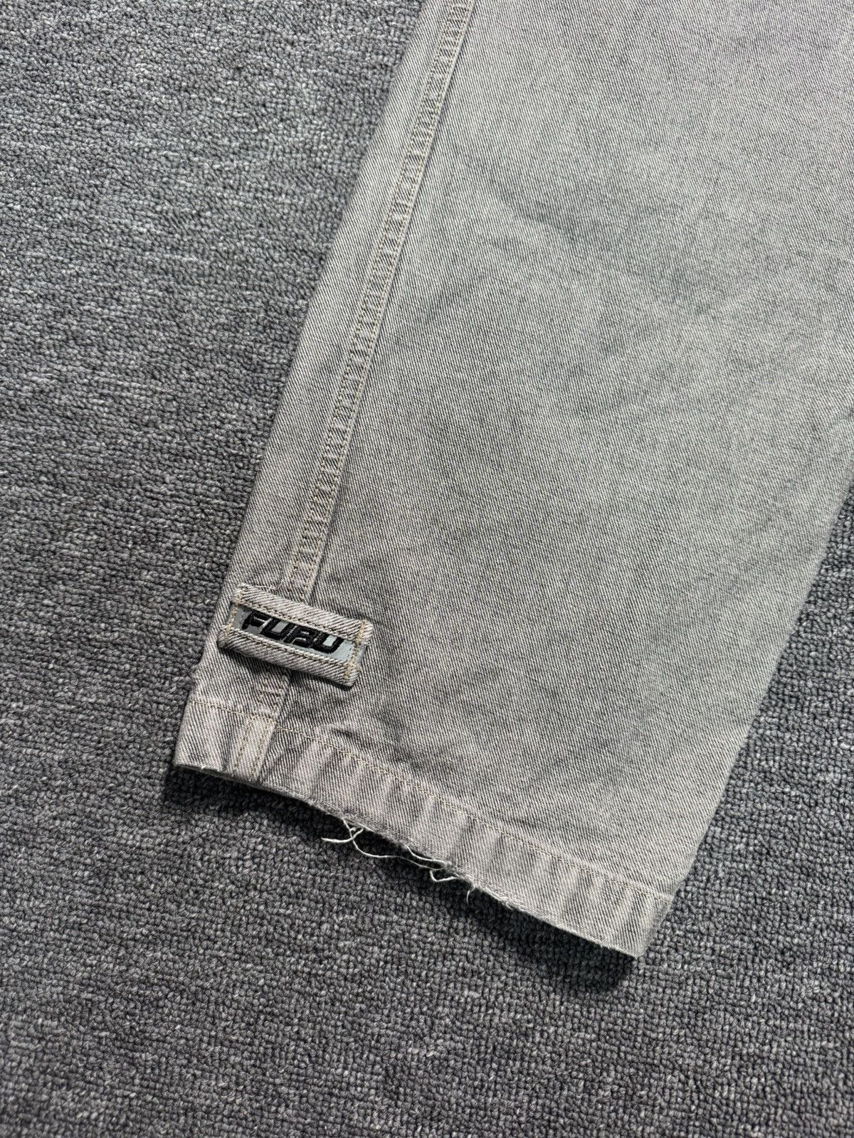Fubu FUBU Girls Size 14 26x26 Gray Carpenter Cargo Jeans Y2K Size 26" / US 2 / IT 38 - 14 Thumbnail