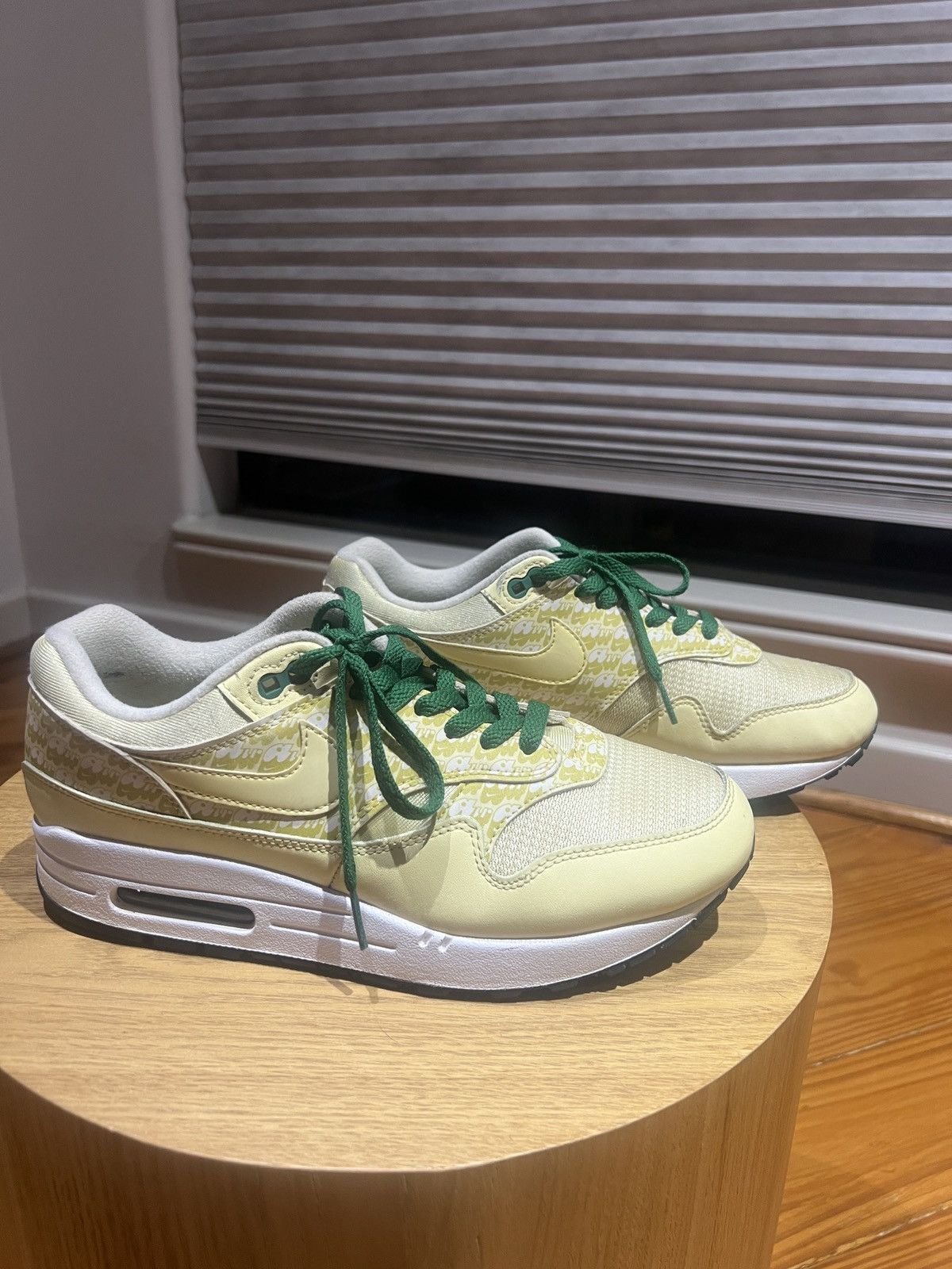 Nike Nike Air Max 1 Lemonade (2020) Size US 8 / EU 41 - 1 Thumbnail