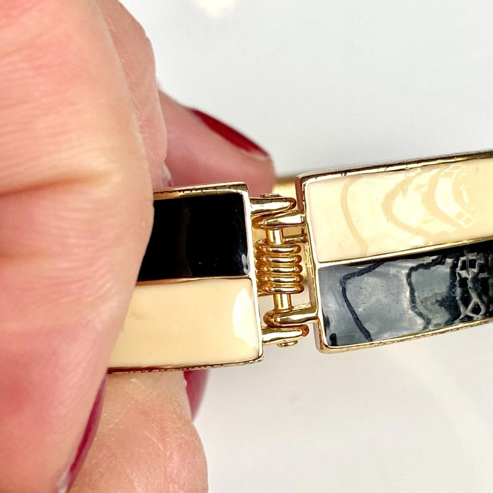 Other Black Enamel Gold Tone Hinged Bangle Designer Style Chic Size ONE SIZE - 4 Thumbnail