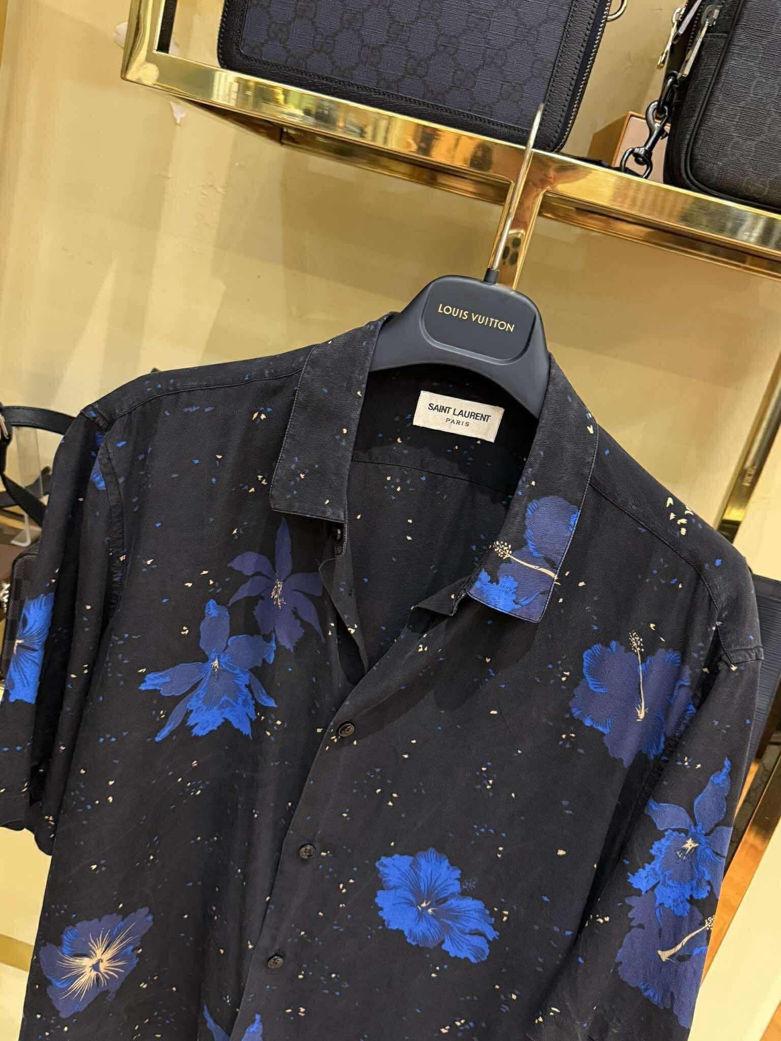 Saint Laurent Paris SAINT LAURENT SHORT SLEEVE FLOWERS PRINTED SHIRT - IT37 Size US S / EU 44-46 / 1 - 2 Thumbnail
