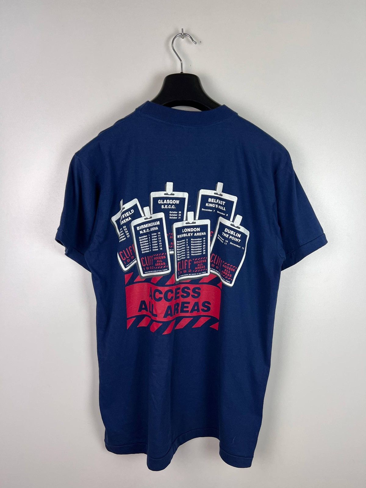 Other Cliff Richard 1992 band t-shirts size L Size US L / EU 52-54 / 3 - 2 Thumbnail