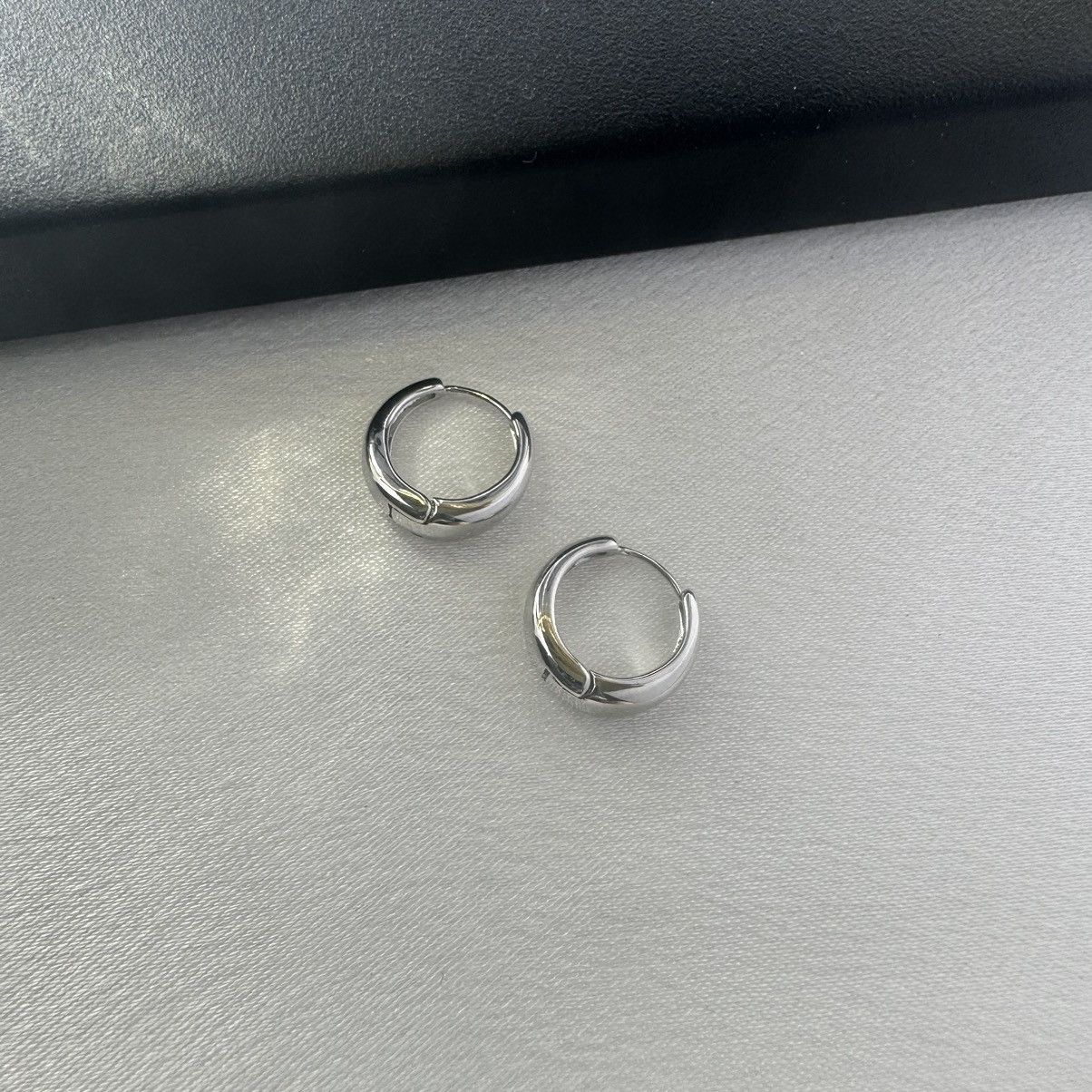 Other Small Hoop Earrings for Men Women Streetwear Unisex Style Size ONE SIZE - 3 Thumbnail