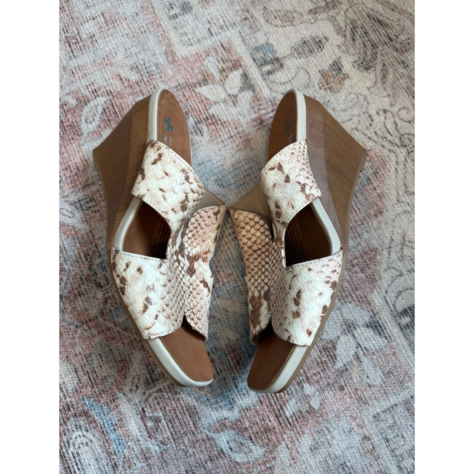 Nordstrom Baretraps Yinifer Snakeskin Wedge Cream/Brown Sandal Sz 8.5 Size US 8.5 / IT 38.5 - 1 Thumbnail