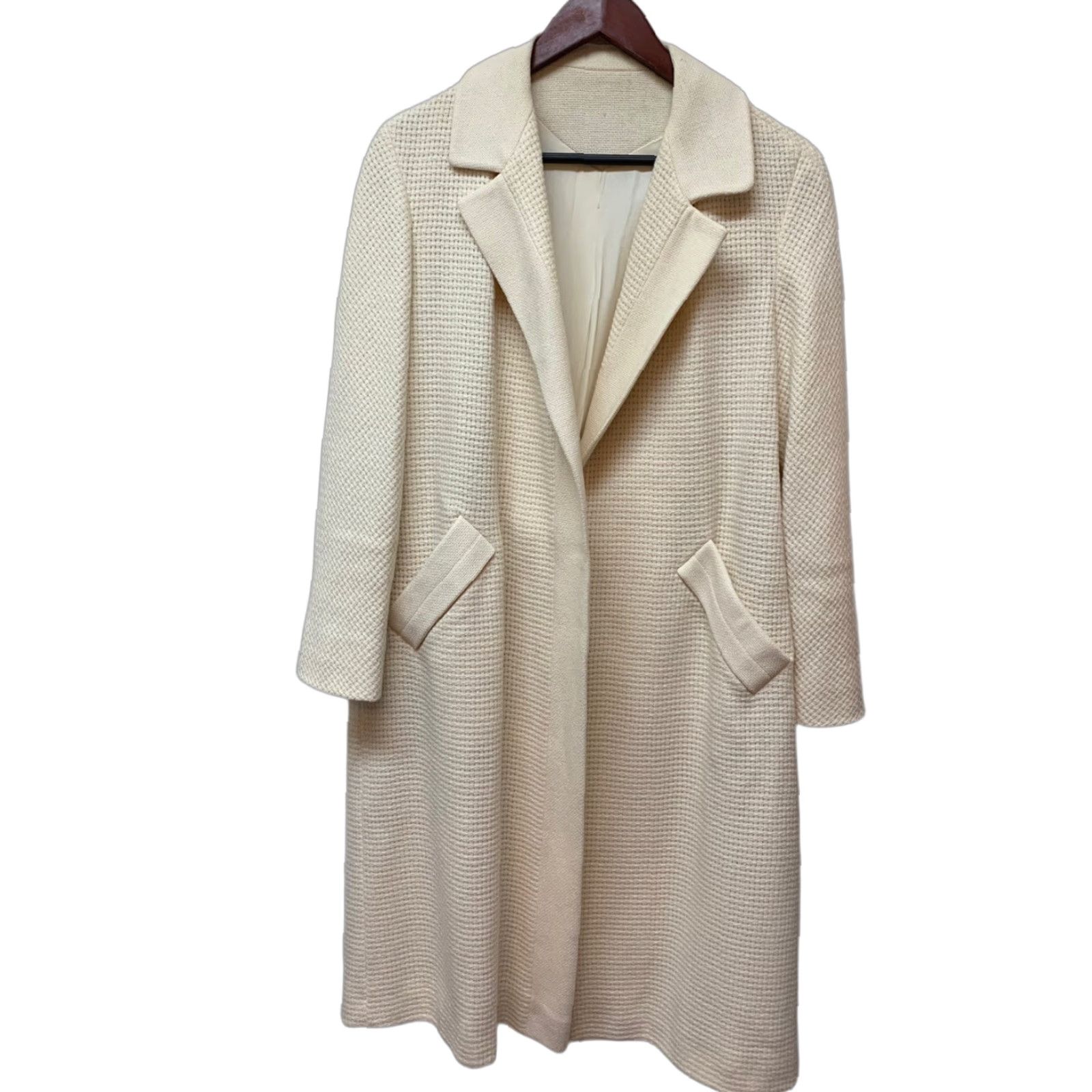 Vintage VINTAGE Coat Ladies Waffle Knit Long Fully Lined Ivory M/L Women's Medium Size M / US 6-8 / IT 42-44 - 1 Thumbnail