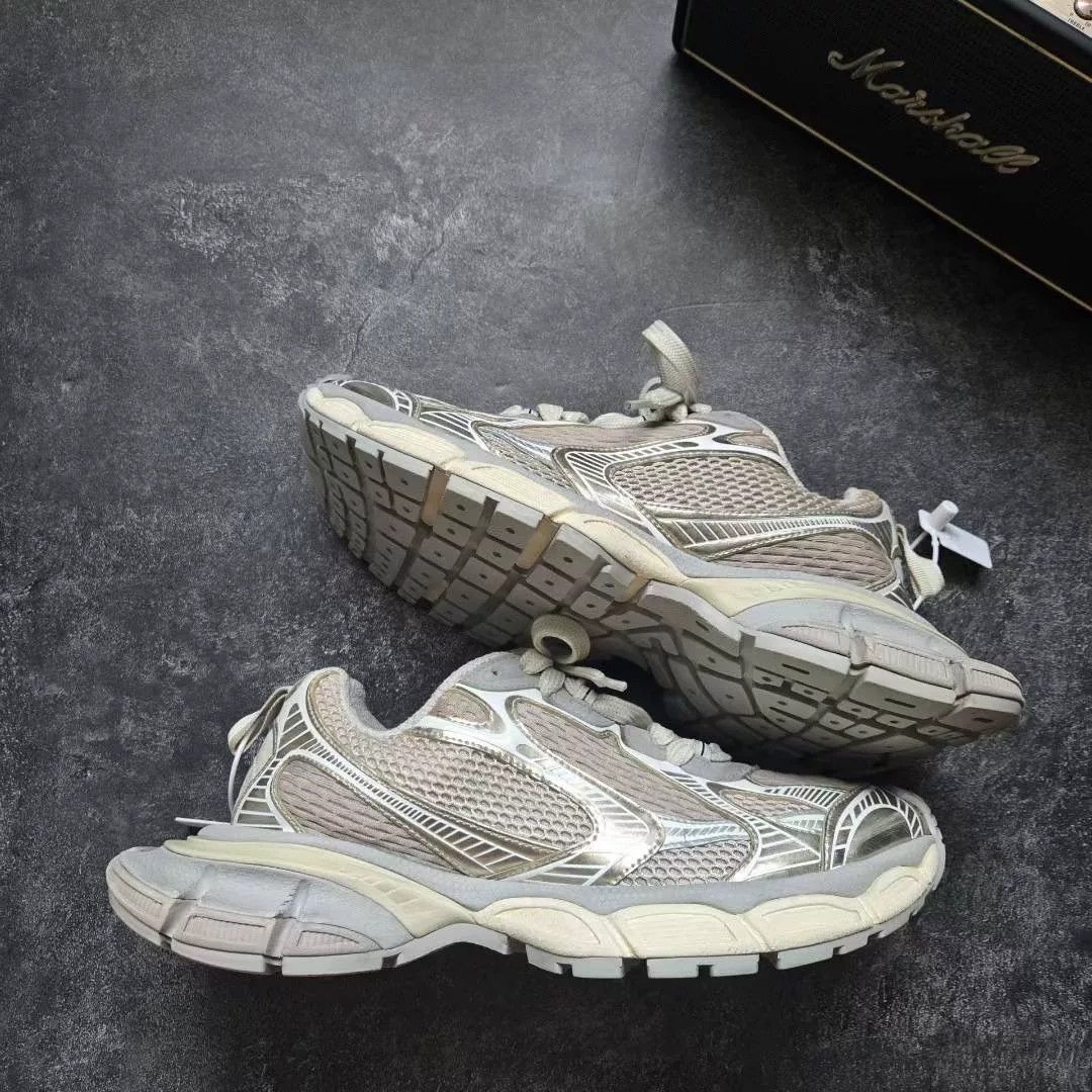 Balenciaga Balenciaga Beige Lowtop Sneakers XXXL Men Size US 10 / EU 43 - 1 Thumbnail