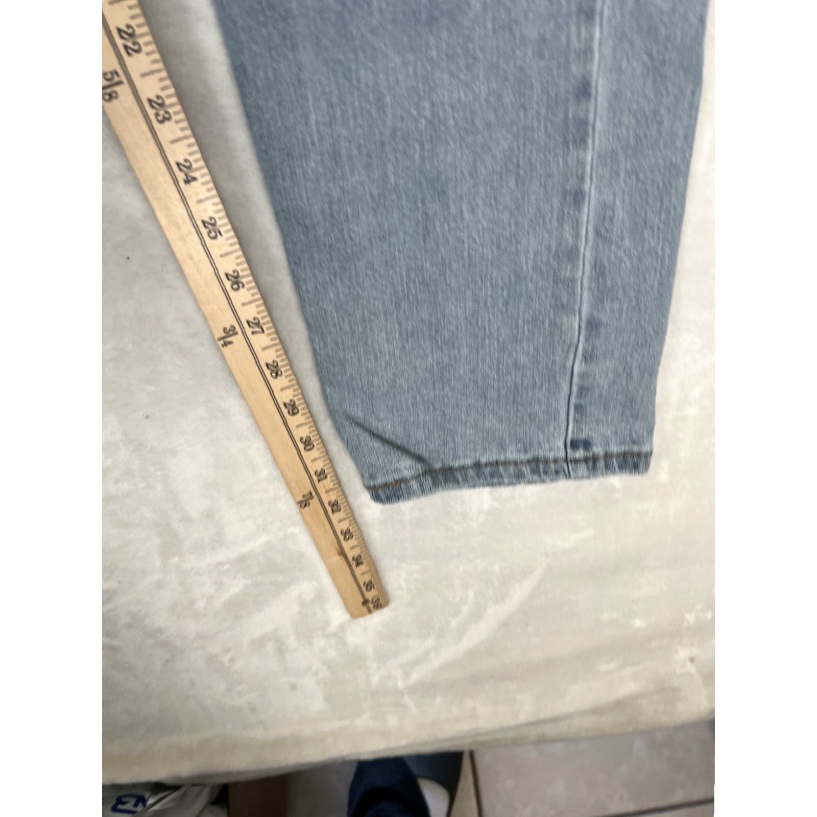 Levi's VINTAGE Levi’s 505 Jeans 32x32 Blue Denim Men Regular 90s USA Mexico Light Wash 5-Pocket Size US 32 / EU 48 - 2 Thumbnail