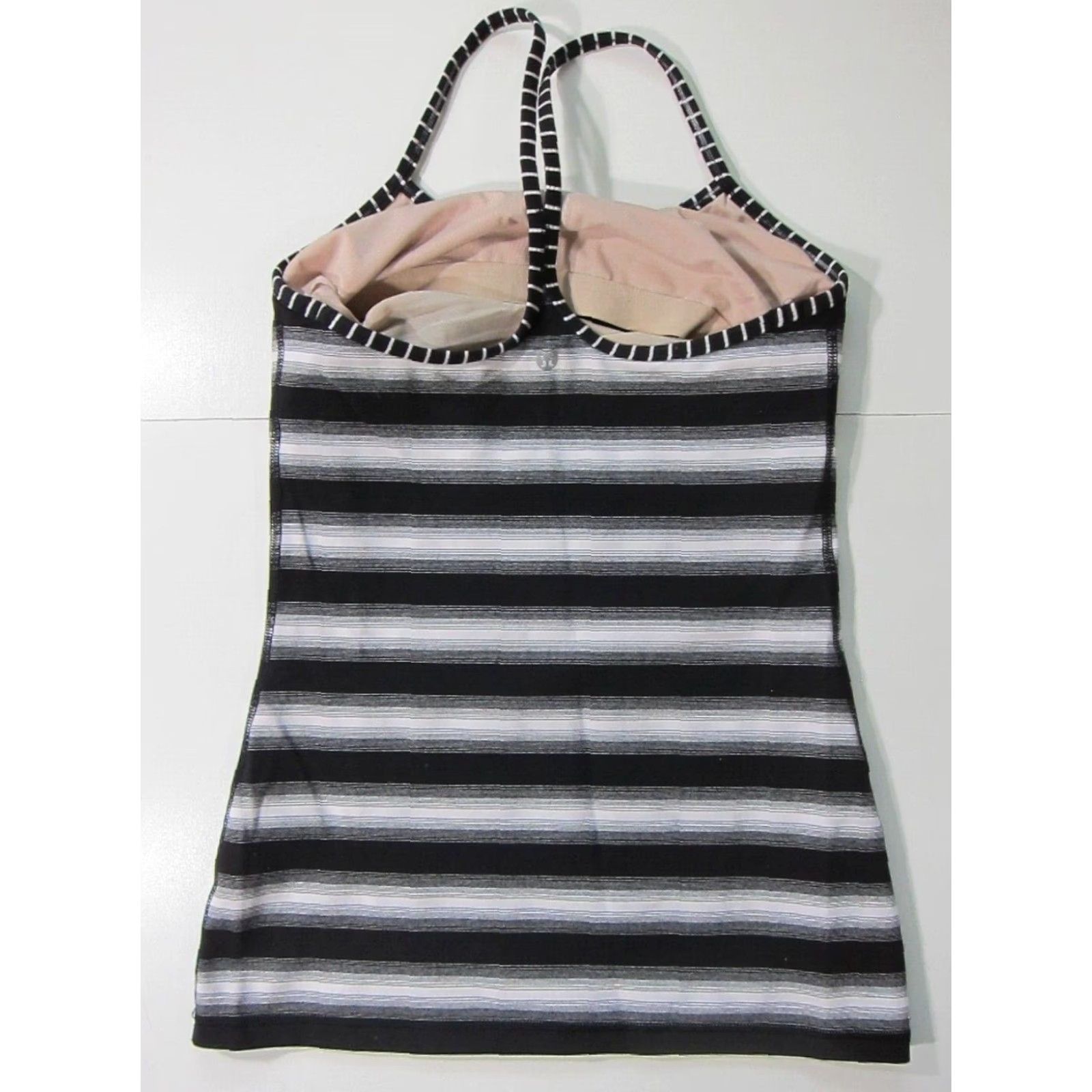 Lululemon VINTAGE Lululemon Black White Stretch Racerback Yoga Run Built In Bra Tank Top Women S Size S / US 4 / IT 40 - 2 Thumbnail
