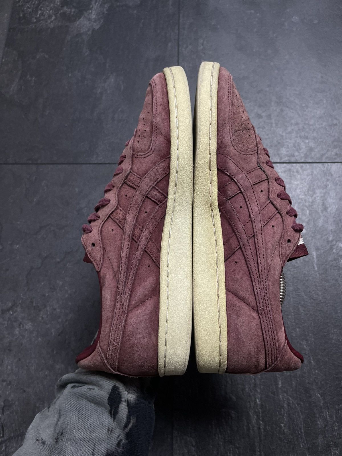 Asics Vintage low top asics onitsuka tiger sneakers Size US 7 / EU 40 - 12 Thumbnail