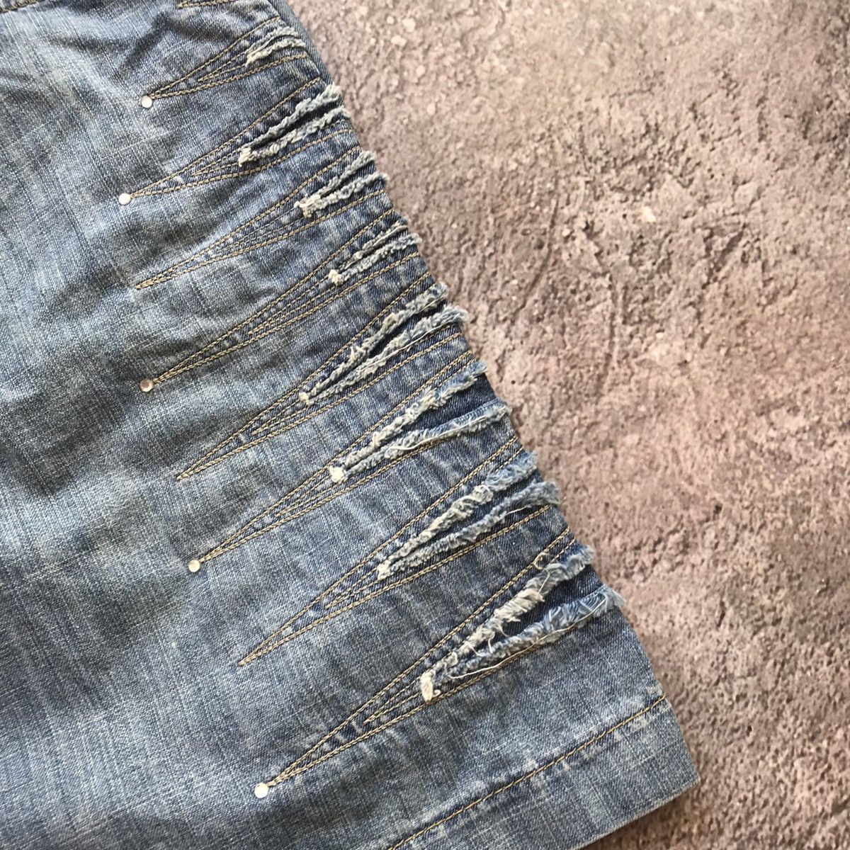 Vintage Vintage Y2K Distressed Midi Skirt Streetwear Skate Baggy 29 Size 29" - 4 Thumbnail