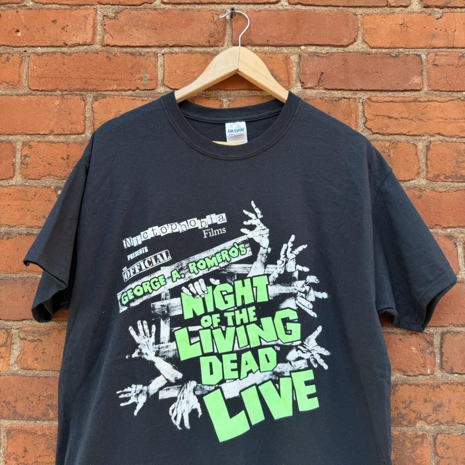 Gildan Vintage George A. Romero’s night of the living dead t shirt Size US L / EU 52-54 / 3 - 1 Thumbnail
