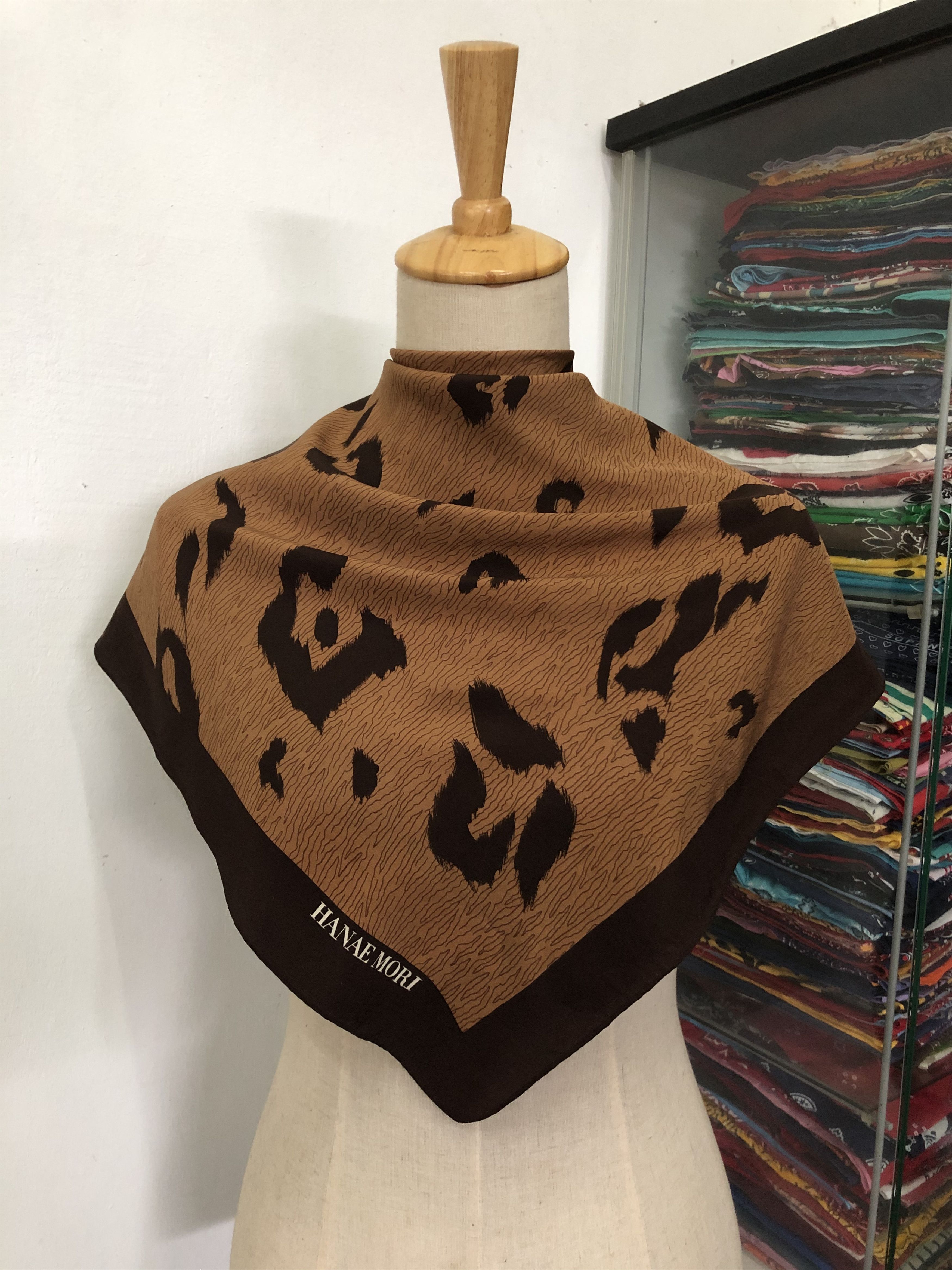 Hanae Mori × Vintage Vintage Hanae Mori Silk Scarf Size ONE SIZE - 1 Thumbnail