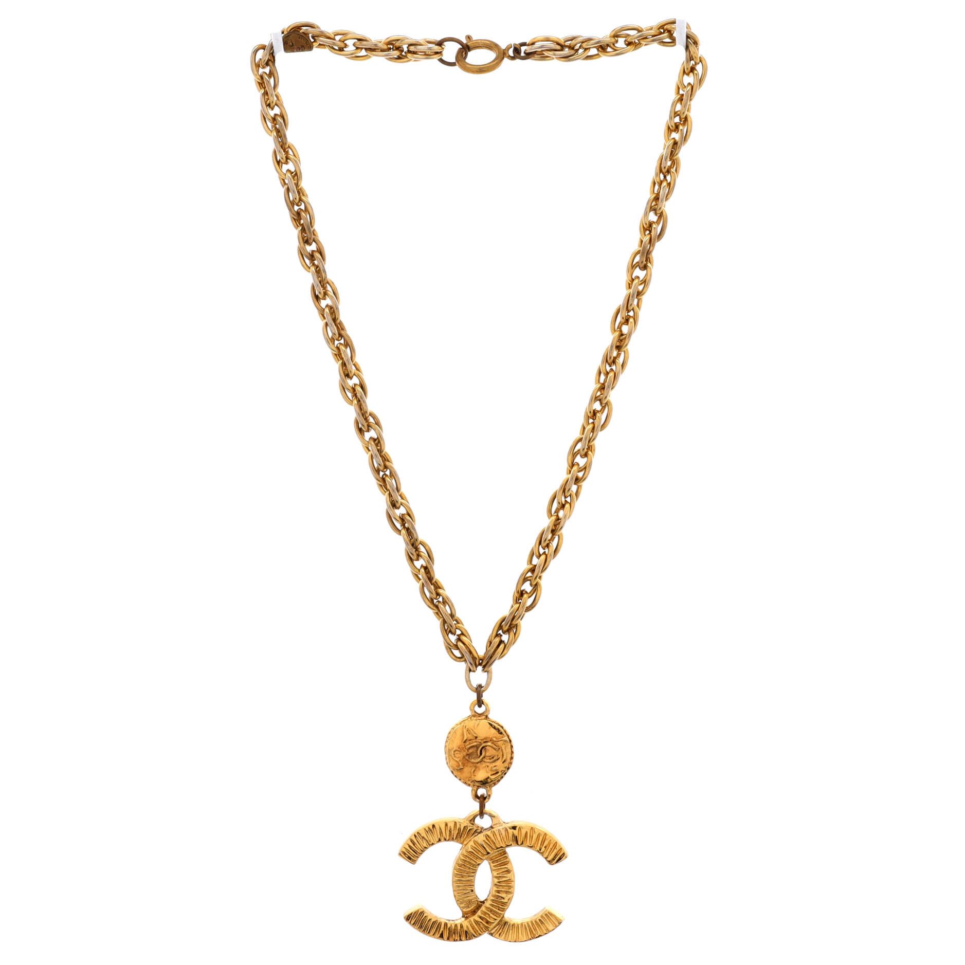 Chanel Vintage Medallion CC Drop Pendant Necklace Metal Size ONE SIZE - 1 Thumbnail