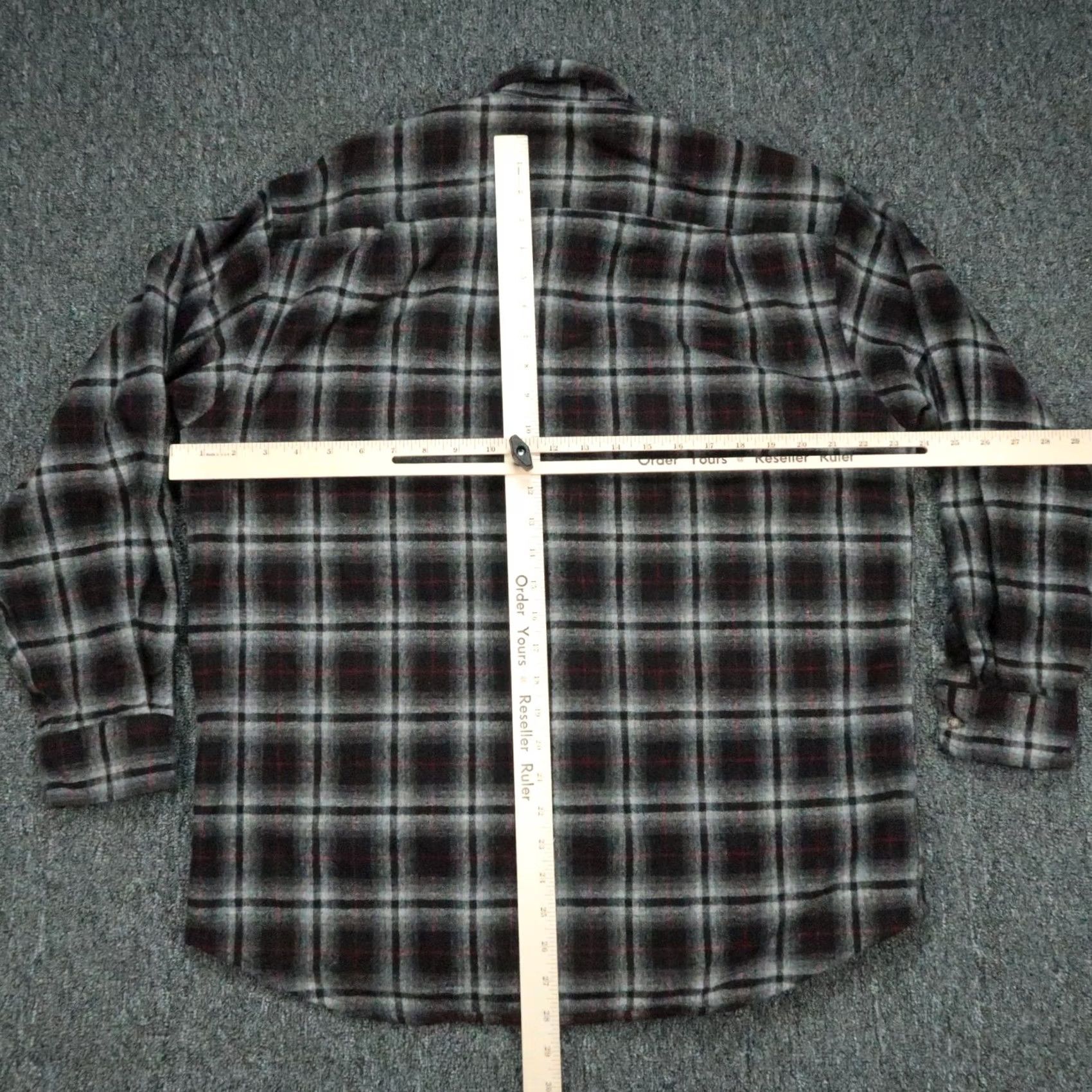 Pendleton VINTAGE Pendleton Shirt Mens Large Gray Plaid Flannel Long Sleeve Wool The Field Size US L / EU 52-54 / 3 - 5 Thumbnail