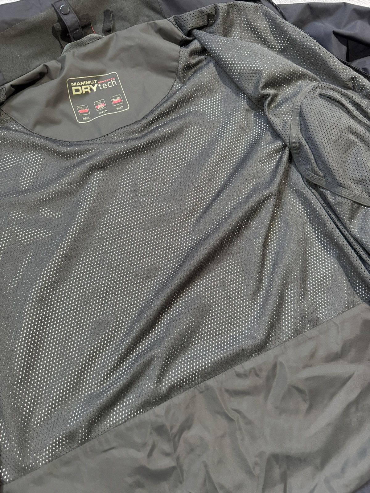 Mammut Mammut Dry Tech Jacket Size M Size US M / EU 48-50 / 2 - 17 Thumbnail
