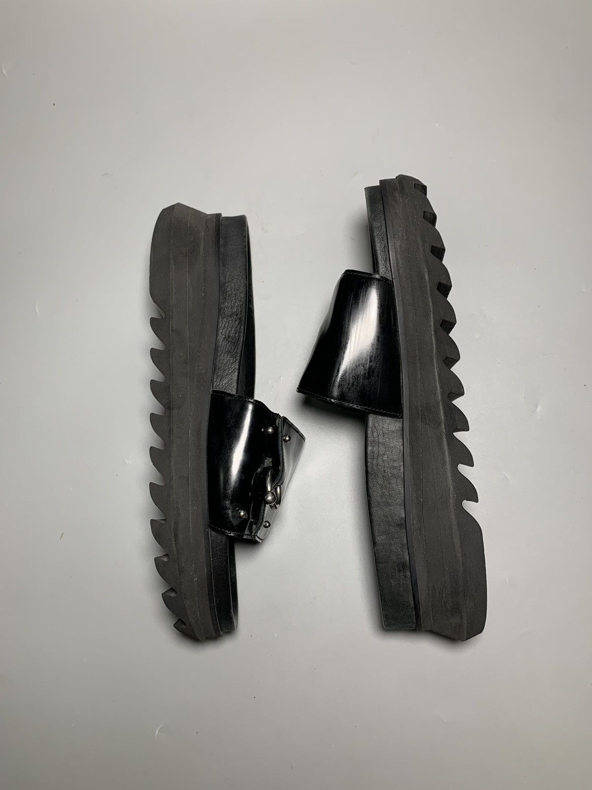 Sacai SACAI SS22 BLACK PIERCED LEATHER SANDALS Size US 10 / EU 43 - 10 Thumbnail