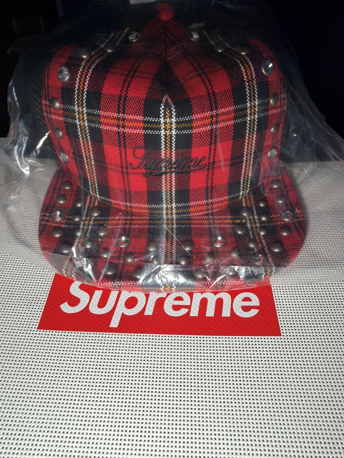 B.B. Simon × Supreme Red Plaid B.B Simon Studded Mesh Back Size ONE SIZE - 2 Thumbnail