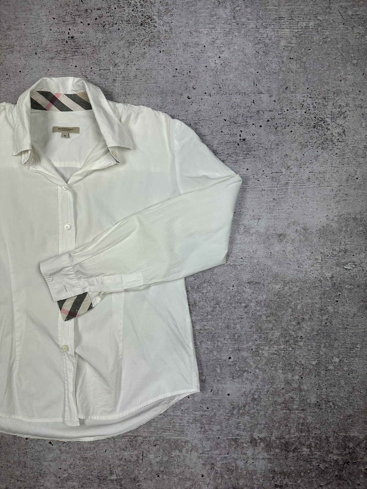 Burberry Women's Burberry Vintage Nova Check Sleeves Button Up Shirt Size M / US 6-8 / IT 42-44 - 2 Thumbnail