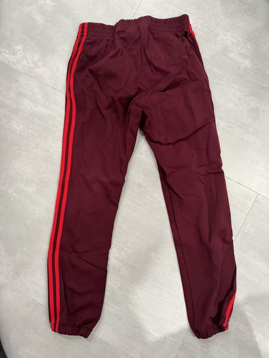 Yeezy shop calabasas maroon