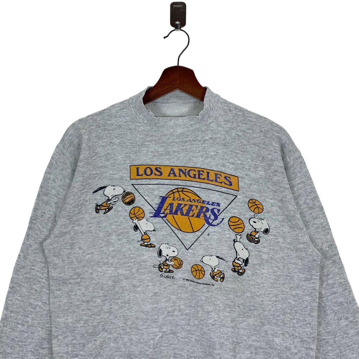 🔥🔥🔥VINTAGE SNOOPY LOS ANGELES LAKERS NBA CREWNECK