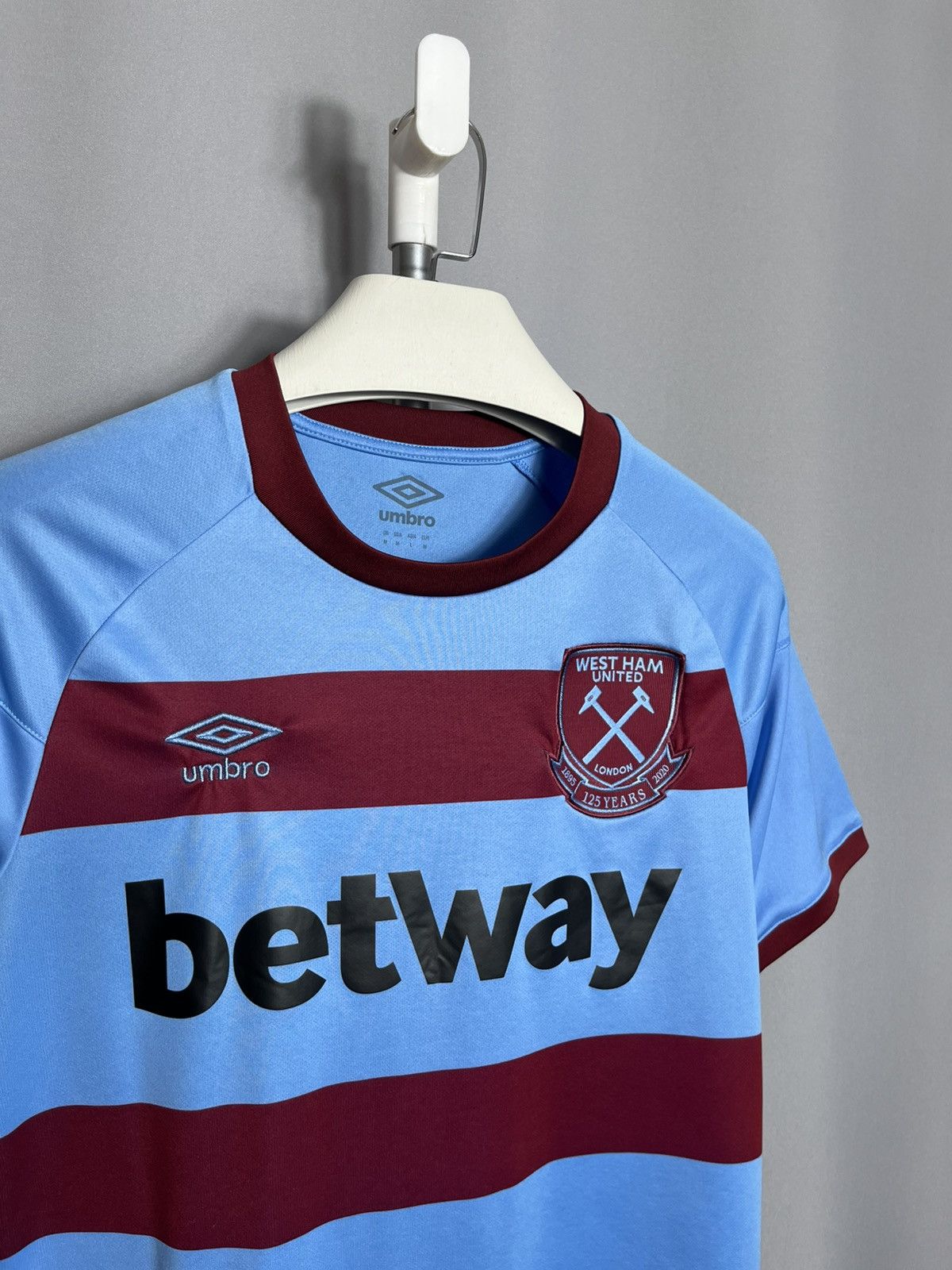 Umbro Umbro Men's West Ham United Away Shirt 2020/2021 Soccer Size US M / EU 48-50 / 2 - 3 Thumbnail