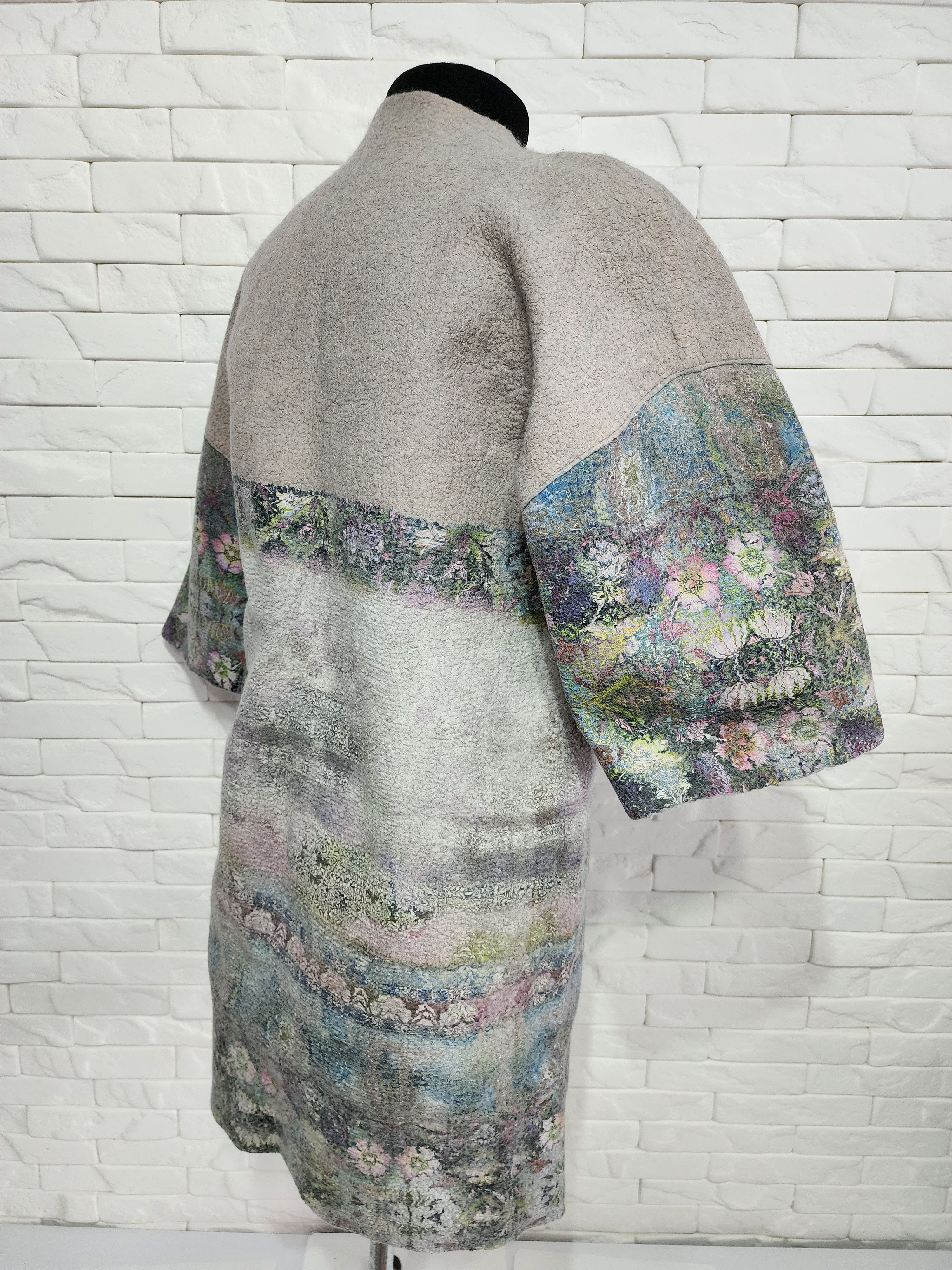 Handmade Women's coat made of felted genuine wool and silk. Size XL / US 12-14 / IT 48-50 - 5 Thumbnail