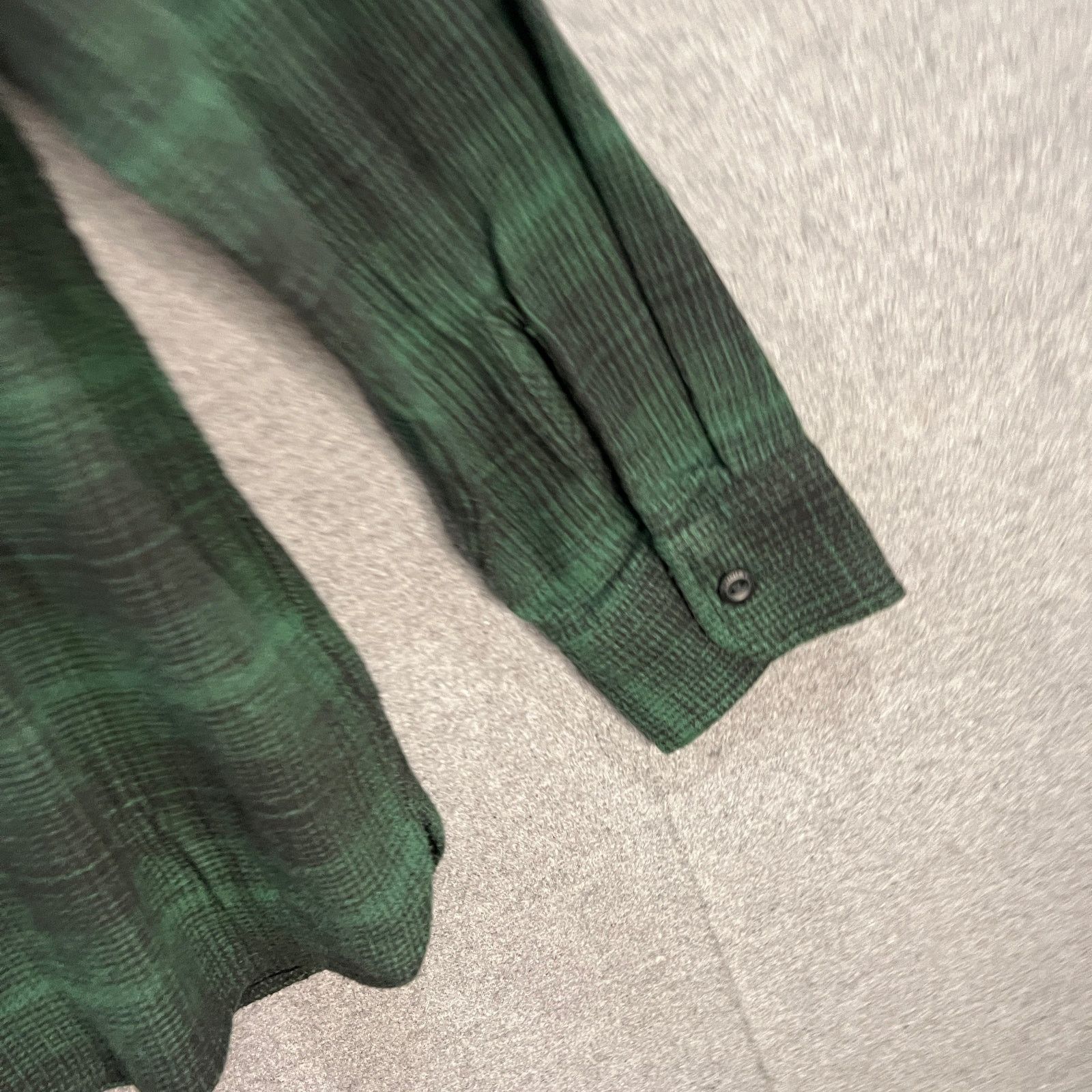 Other Levis Shirt Mens Button Up Green Buffalo Plaid Casual Size US S / EU 44-46 / 1 - 14 Thumbnail