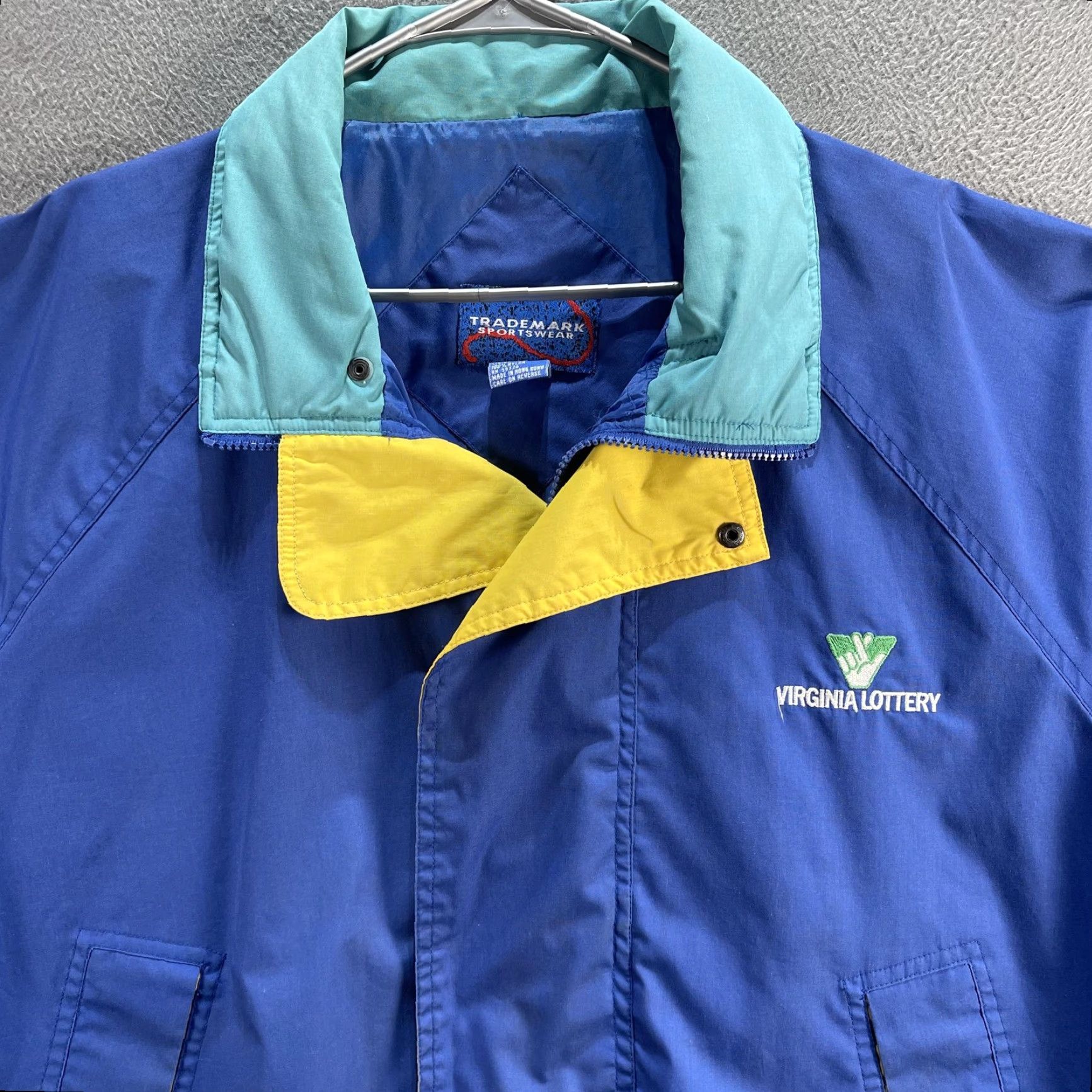 Vintage VINTAGE Virginia Lottery Jacket Mens XL Trademark Sportswear 90s Blue Windbreaker Zip Pockets Embroidered Logo Size US XL / EU 56 / 4 - 2 Thumbnail