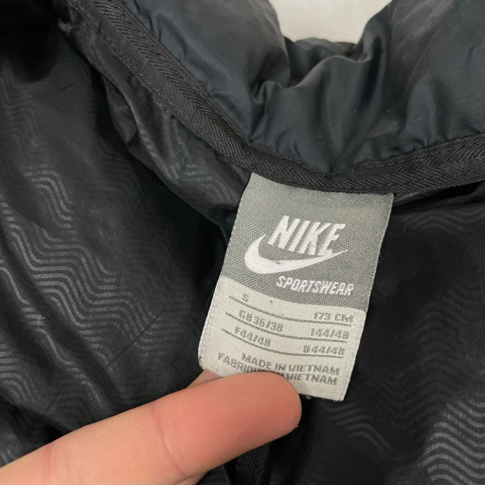 Nike × Vintage Nike Adults Black Full Zip Outdoor Duck Down Puffer Vest S Size US S / EU 44-46 / 1 - 10 Thumbnail