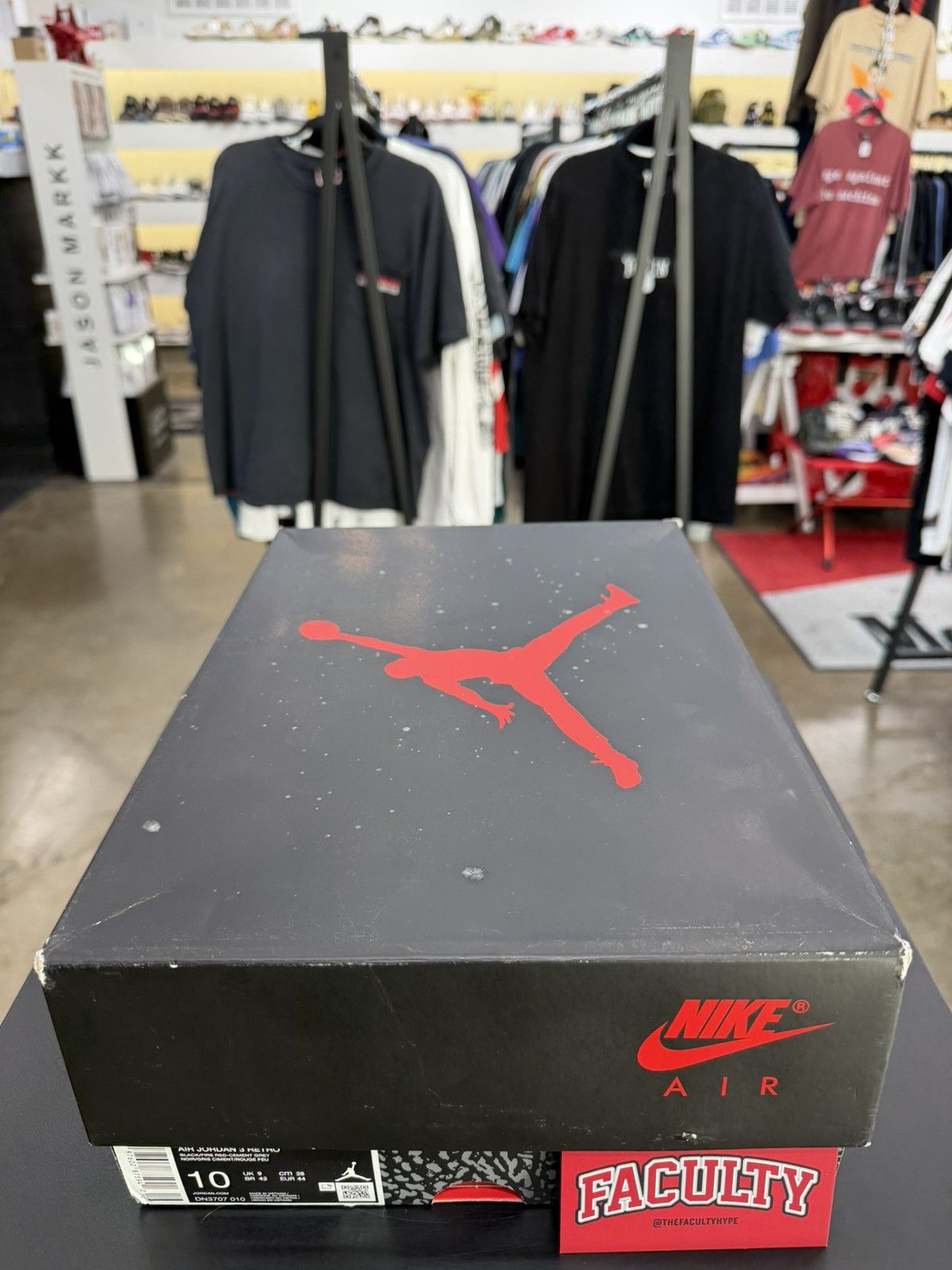 Jordan Brand Air Jordan 3 Black Cement Size 10 (2024) Size US 10 / EU 43 - 13 Thumbnail