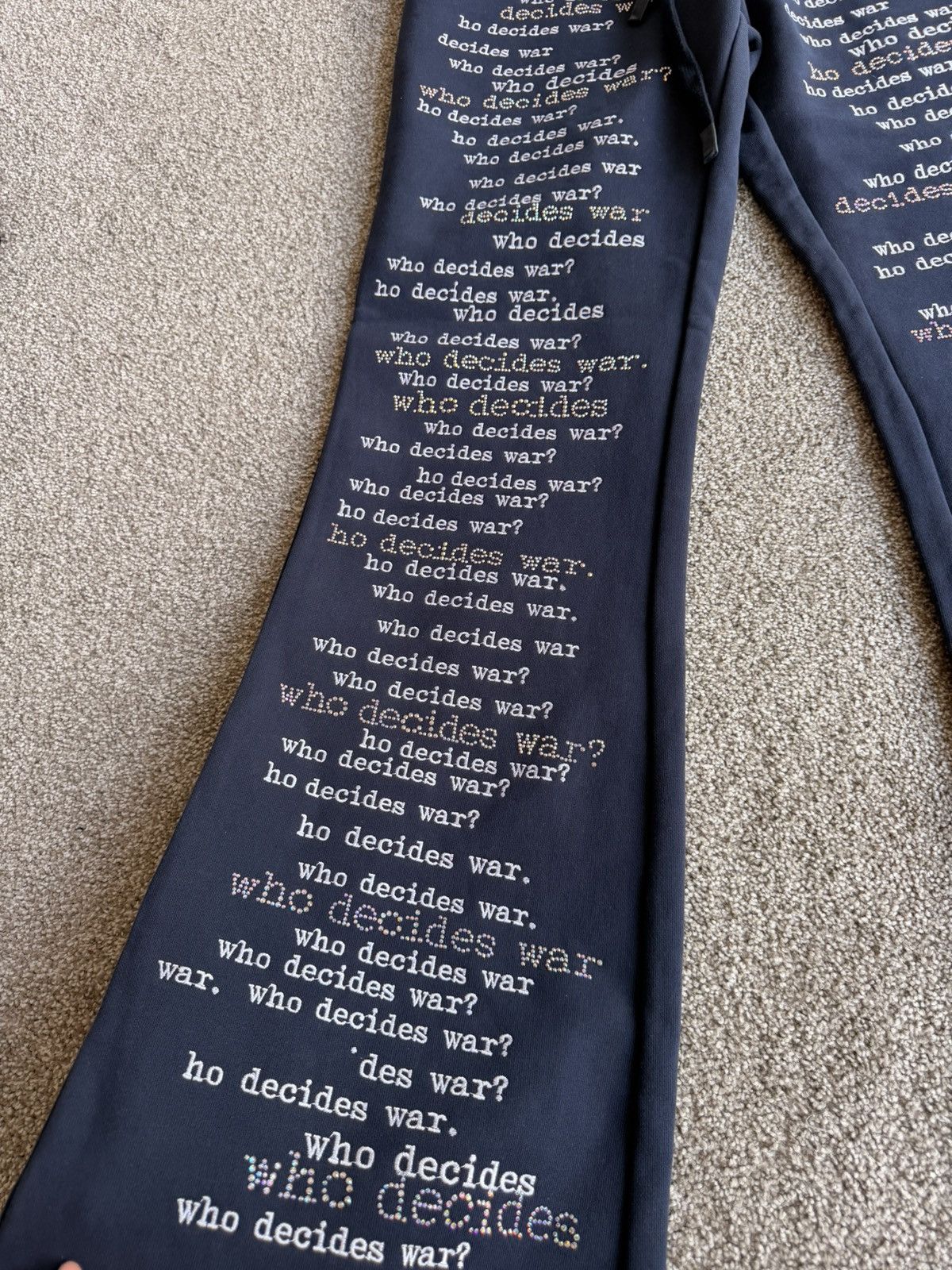 Who Decides War Who Decides War Scripture Sweatpants Size US 32 / EU 48 - 2 Thumbnail