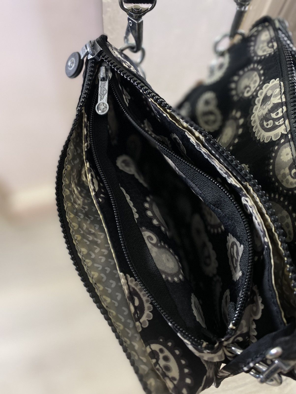 Other Stylish & Practical Kipling Crossbody Bag with Paisley Print Size ONE SIZE - 3 Thumbnail