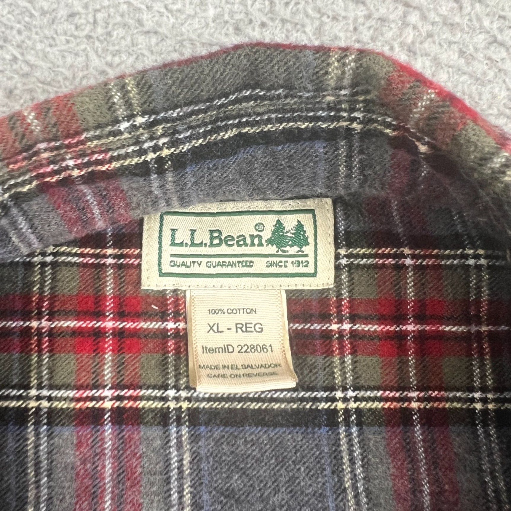 Vintage LL Bean Shirt Mens XL Gray Plaid Flannel Button-Down 228061 90s Outdoor Classic Mens Size US XL / EU 56 / 4 - 3 Thumbnail