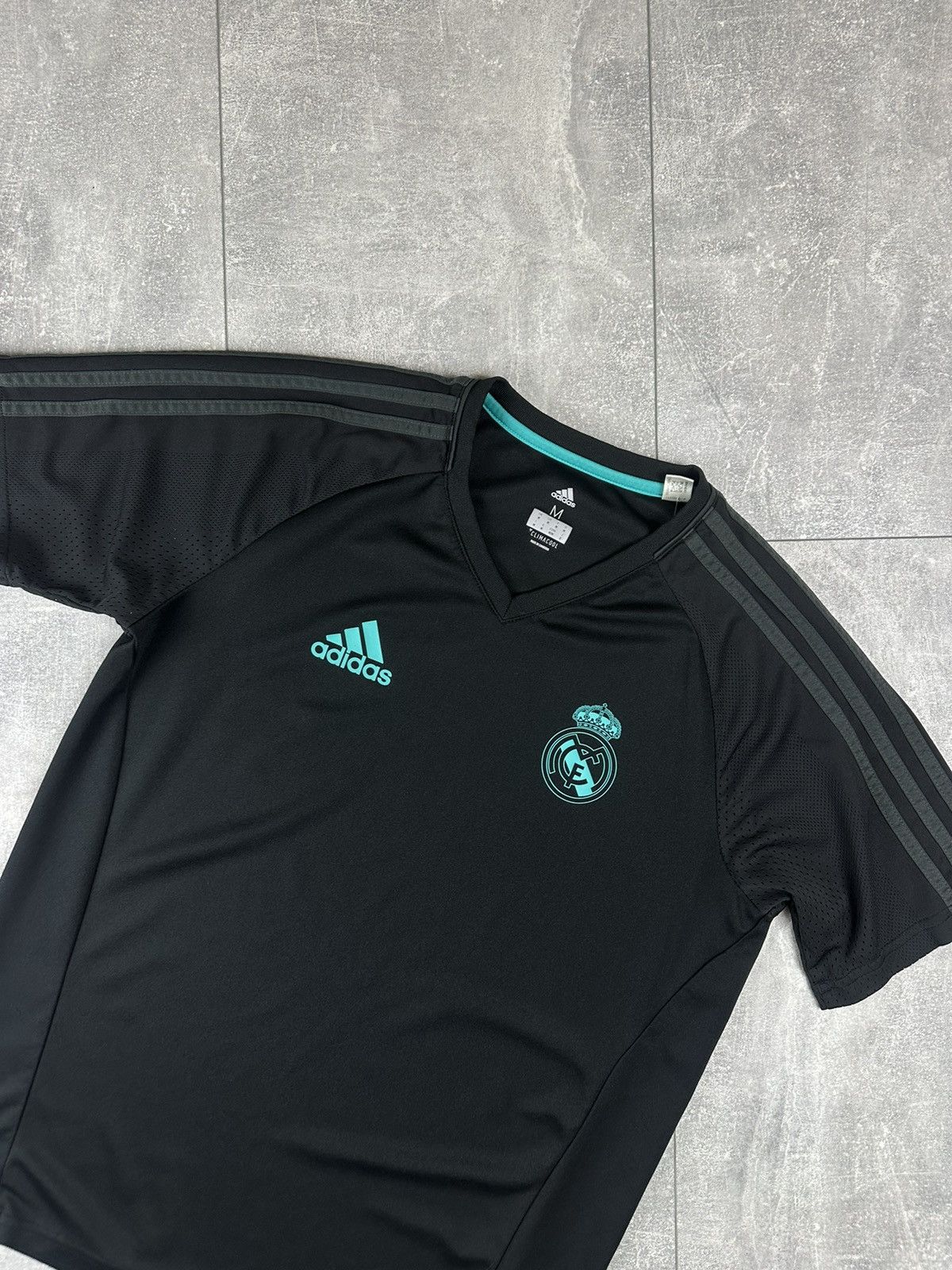Adidas Adidas Real Madrid 2017/18 Training Soccer Jersey Size US M / EU 48-50 / 2 - 3 Thumbnail