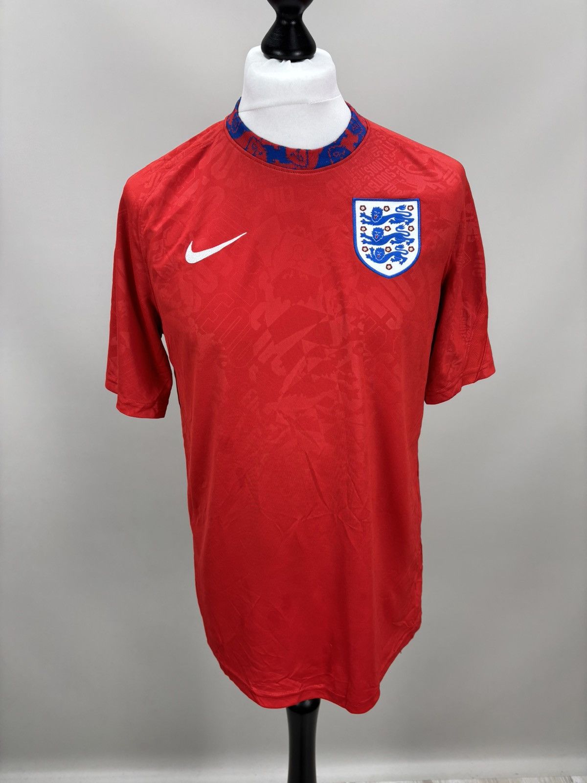 Nike Mens t shirt Nike England Size L Color Red Size US L / EU 52-54 / 3 - 1 Thumbnail
