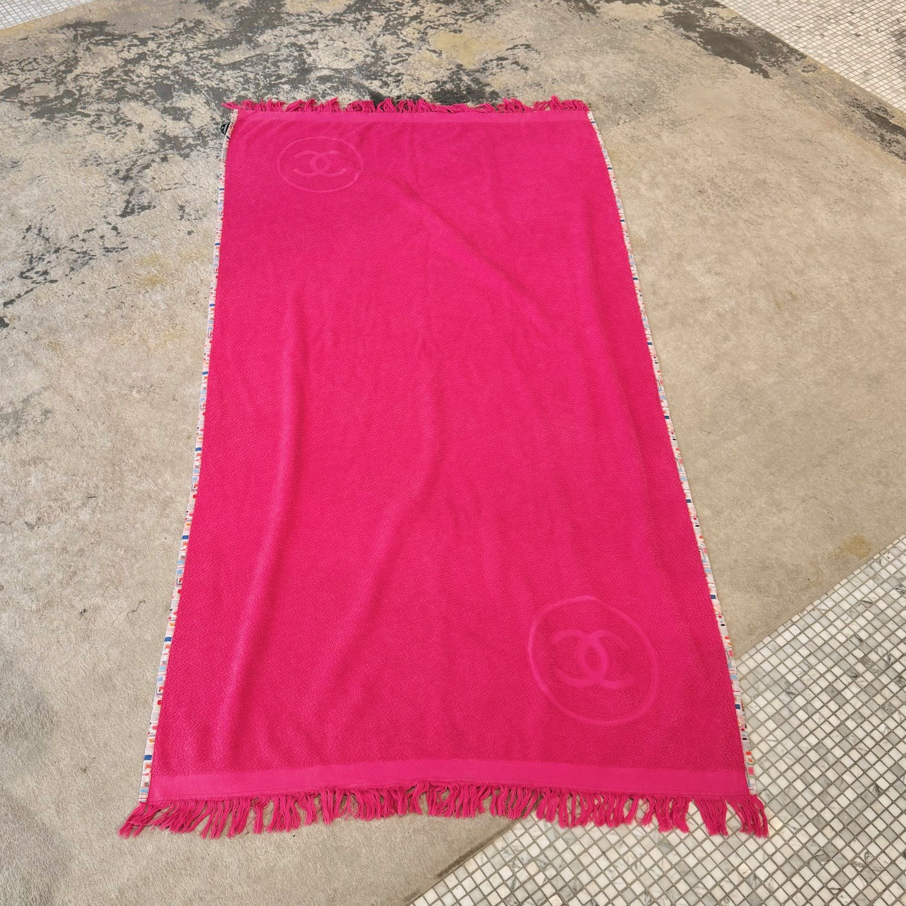 Chanel Chanel 2019 Pink Terry Cloth CC Beach Bag With Pouch & Towel Size ONE SIZE - 13 Thumbnail