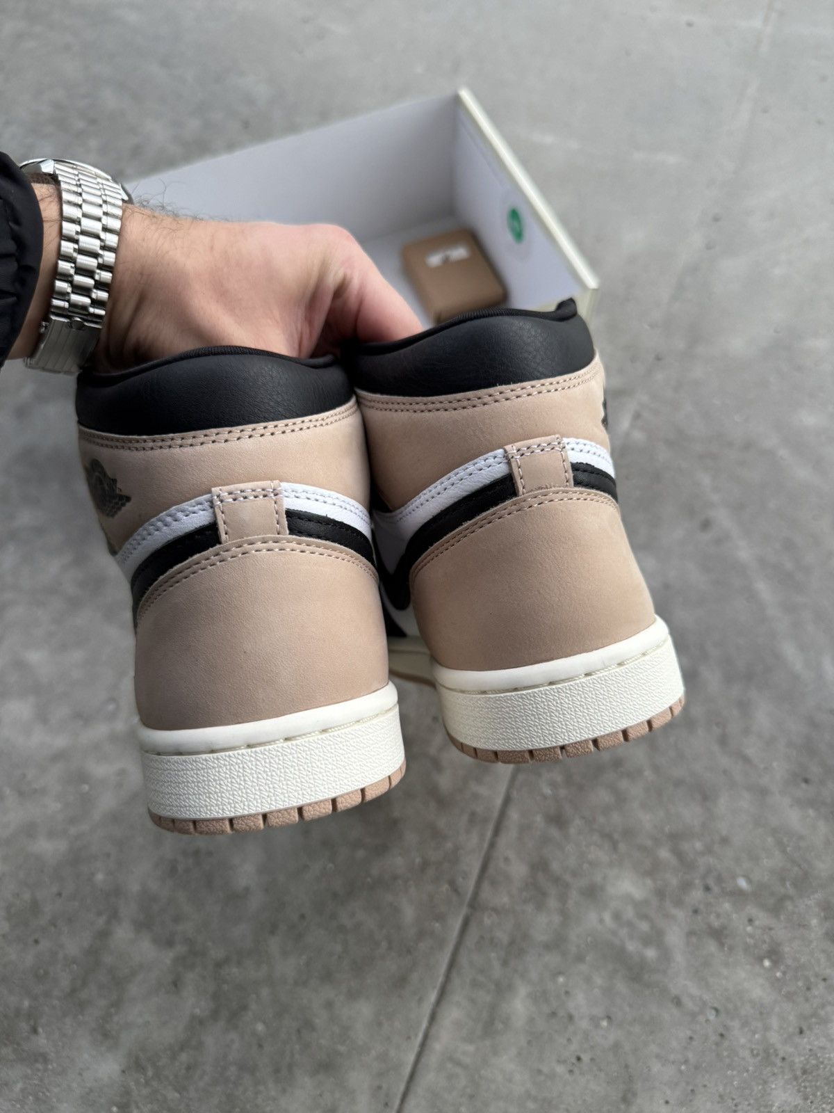 Jordan Brand × Nike Nike air Jordan 1 High Latte Mocha Size US 5 / EU 37 - 4 Thumbnail