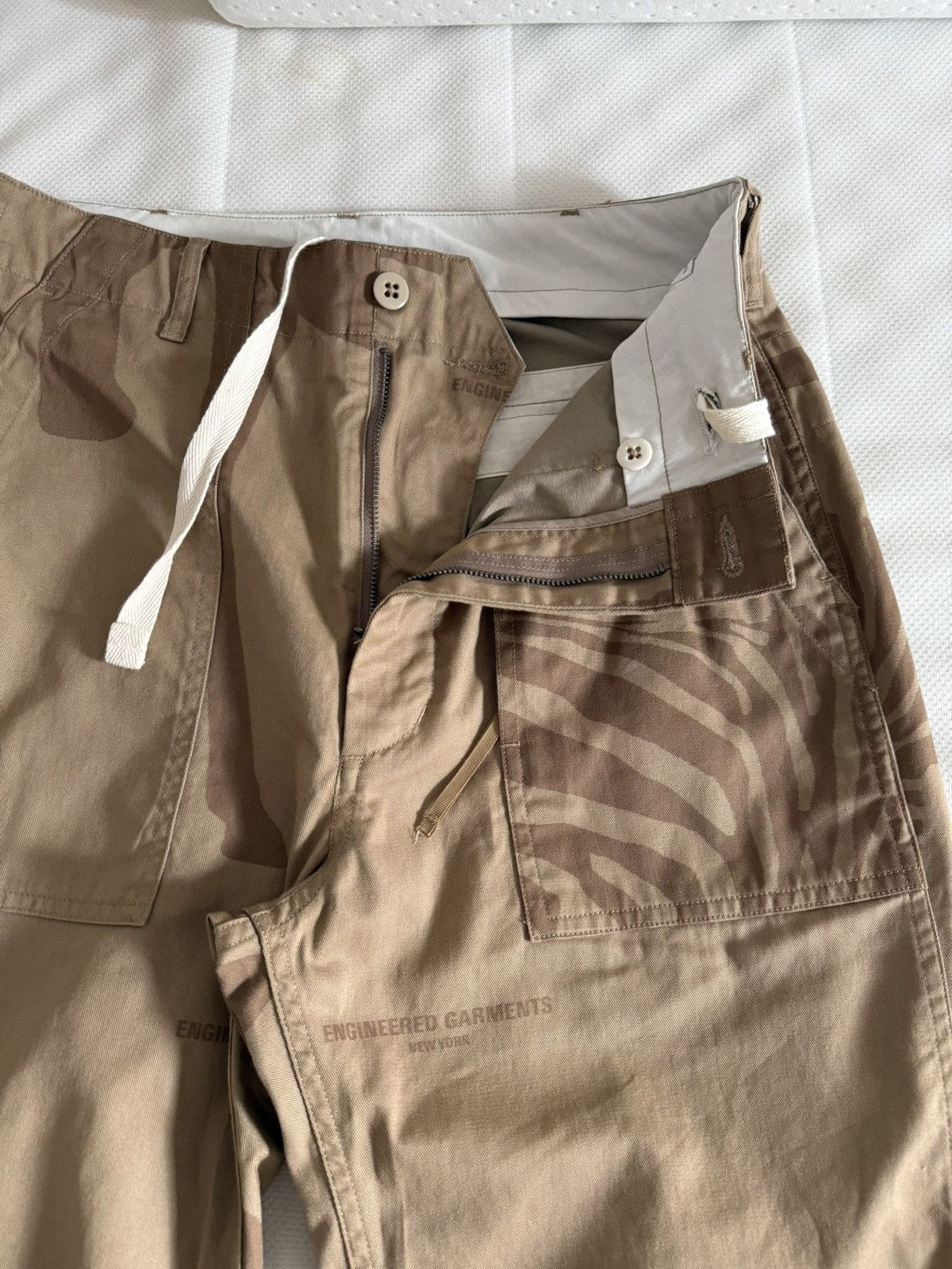 Engineered Garments Engineered Garments fatigue pant khaki animal print cotton Size US 28 / EU 44 - 2 Thumbnail