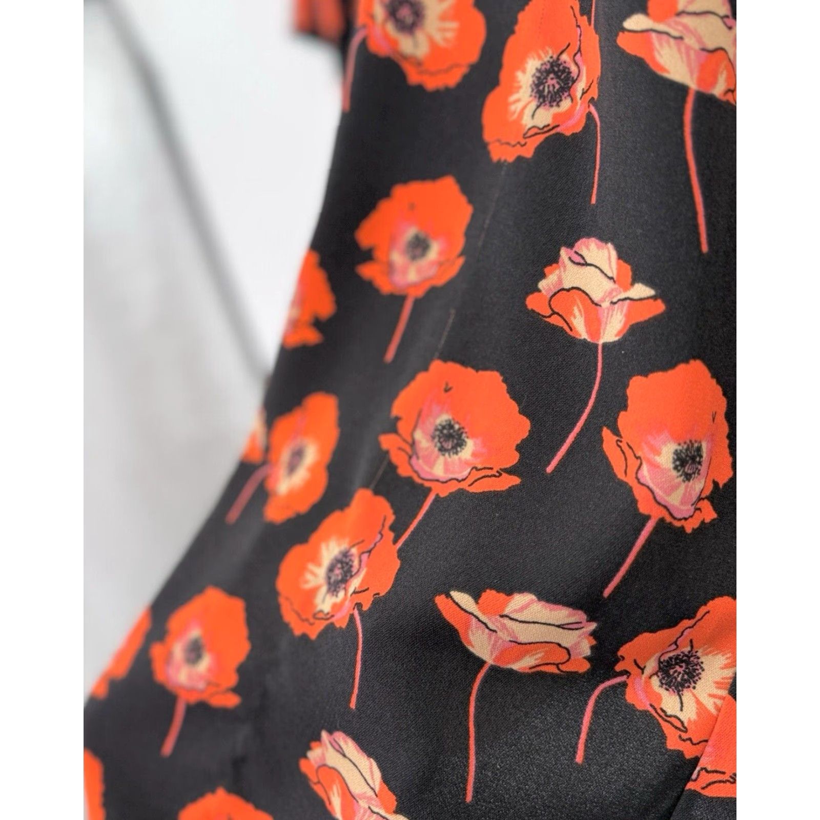 Vintage CAbi Flanders Poppy Blouse Black Red Short Sleeve Split Back Size M Floral Size M / US 6-8 / IT 42-44 - 7 Thumbnail