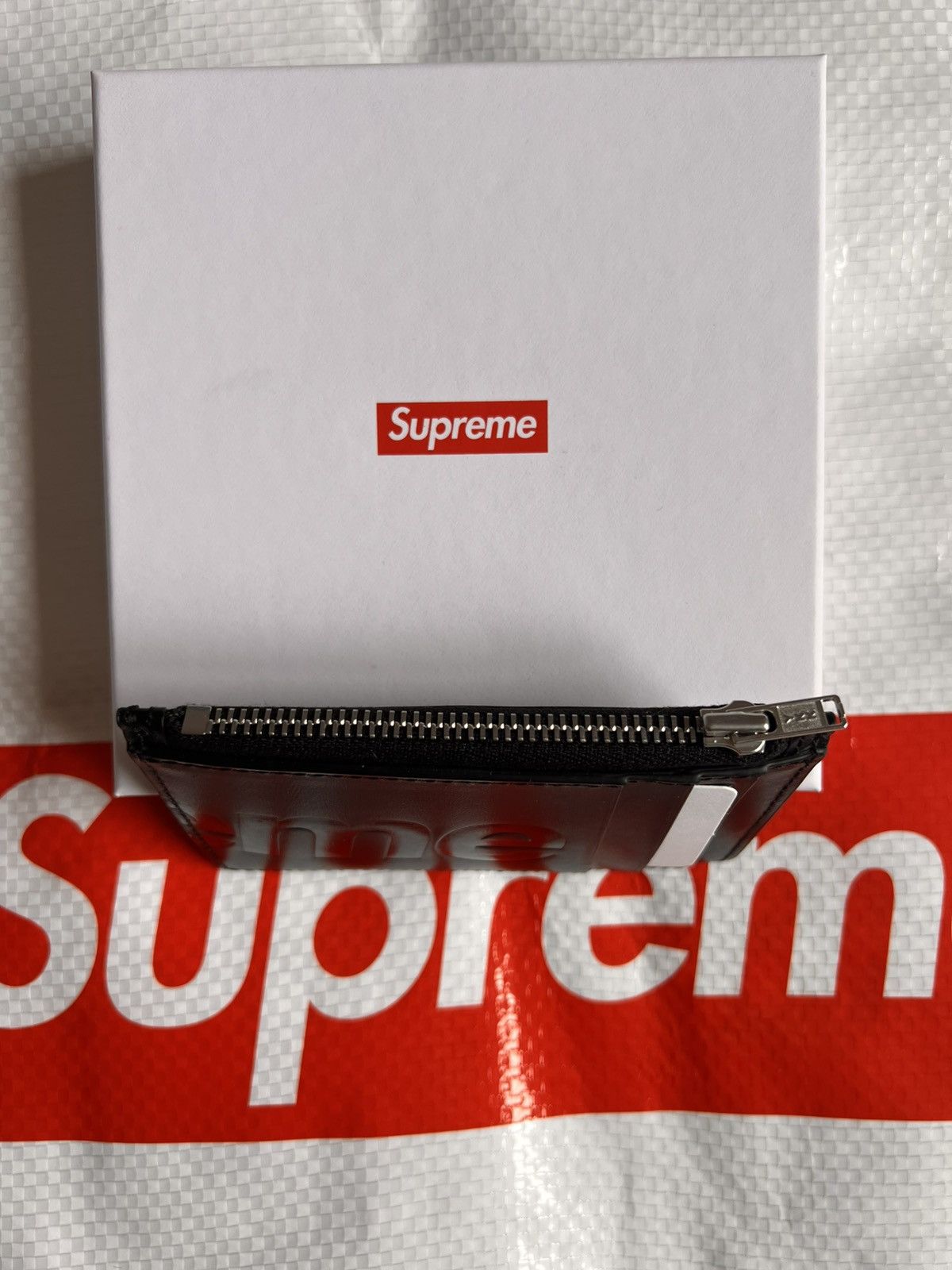 Supreme SUPREME Leather zip card holder Wallet black calfskin logo Size ONE SIZE - 10 Thumbnail