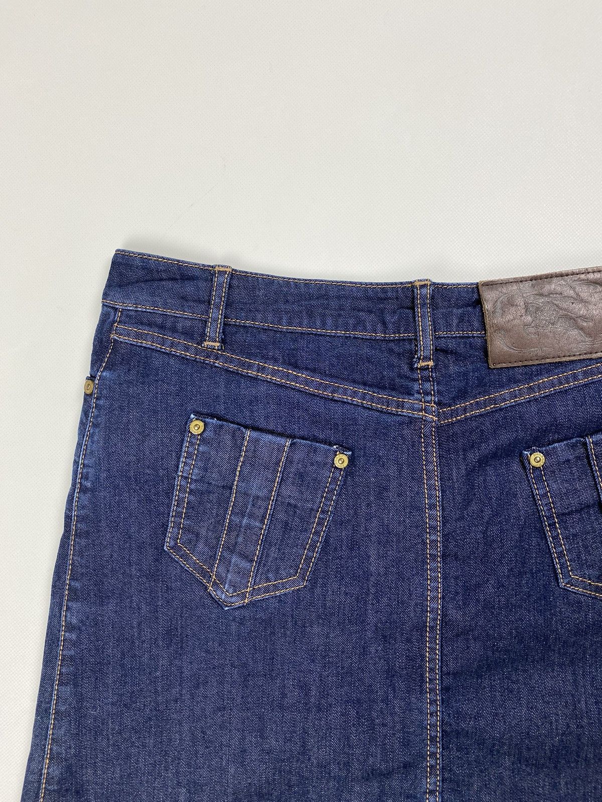 Burberry × Vintage Y2K Burberry ladies denim skirt size US 4 IT 38 Size 27" / US 4 / IT 40 - 22 Thumbnail