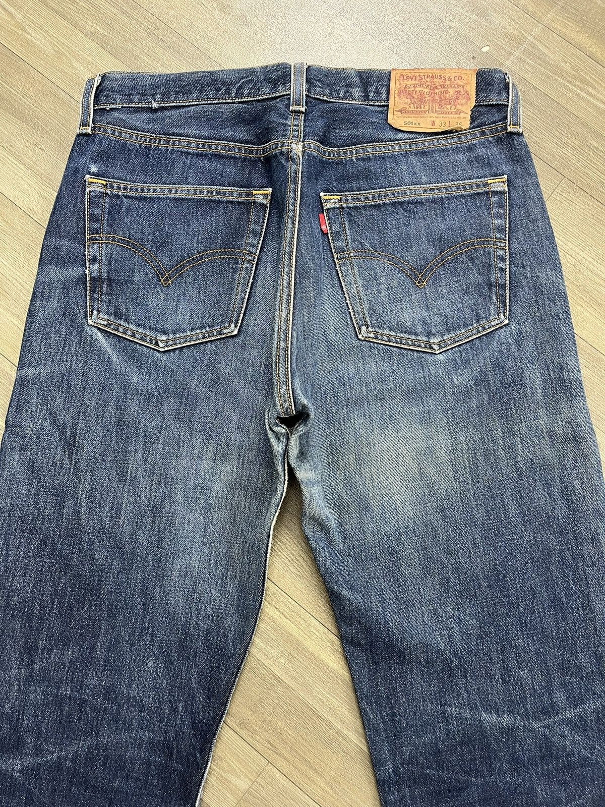 Levi's Vintage Clothing 🇺🇸1990s Vintage Levis 501XX 33x36 Straight Leg Faded Jeans Size US 33 - 2 Thumbnail
