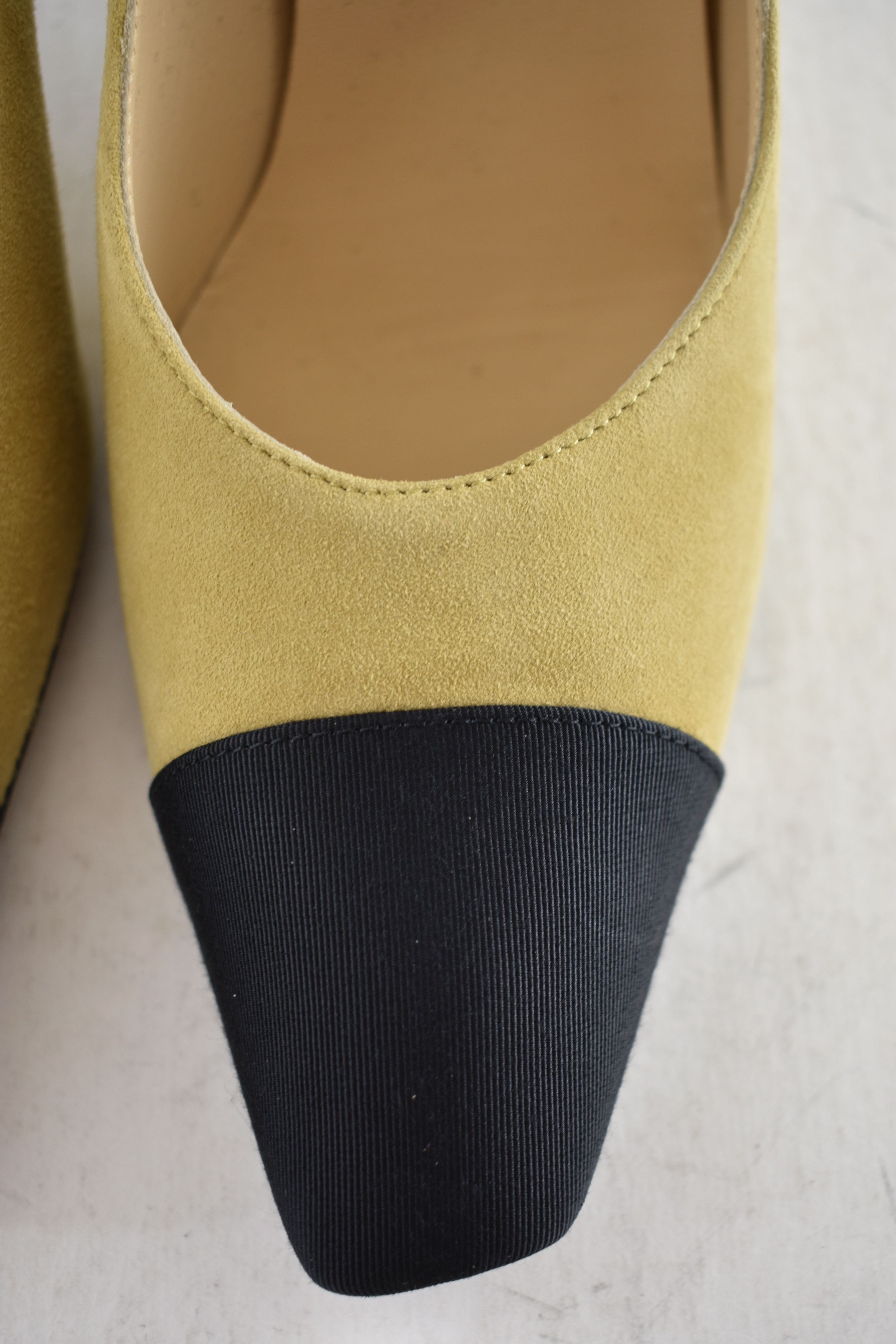 Chanel 25A Suede Black Square CC Crystal Logo Heel Of Fame Pump 39 Size US 9 / IT 39 - 8 Thumbnail