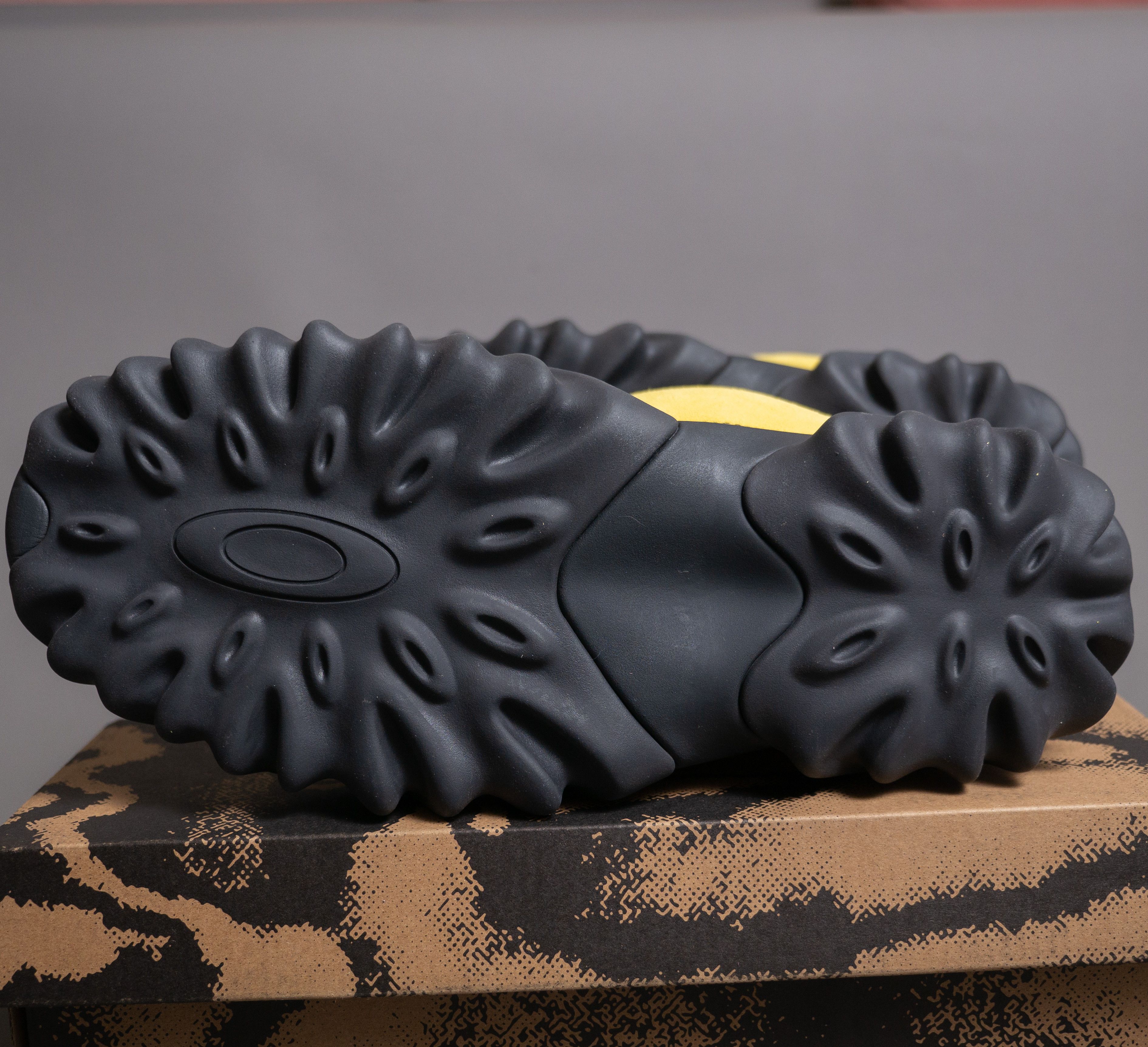 Brain Dead × Oakley Oakley x Brain Dead Chop SAW Lemon/Plum 8.5 Size US 8.5 / EU 41-42 - 9 Thumbnail