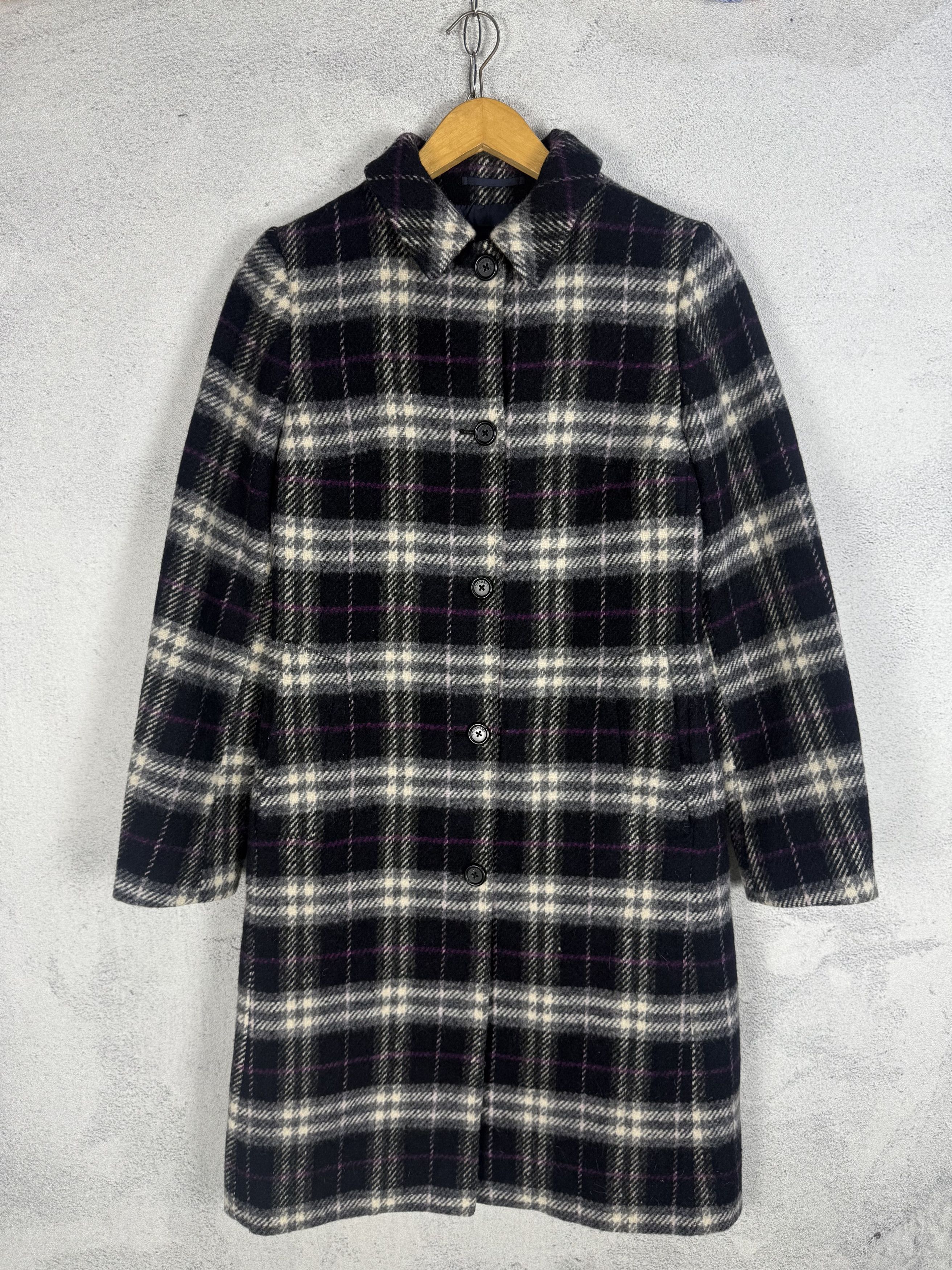 Burberry Vintage Burberry Wool Coat Size M / US 6-8 / IT 42-44 - 1 Thumbnail