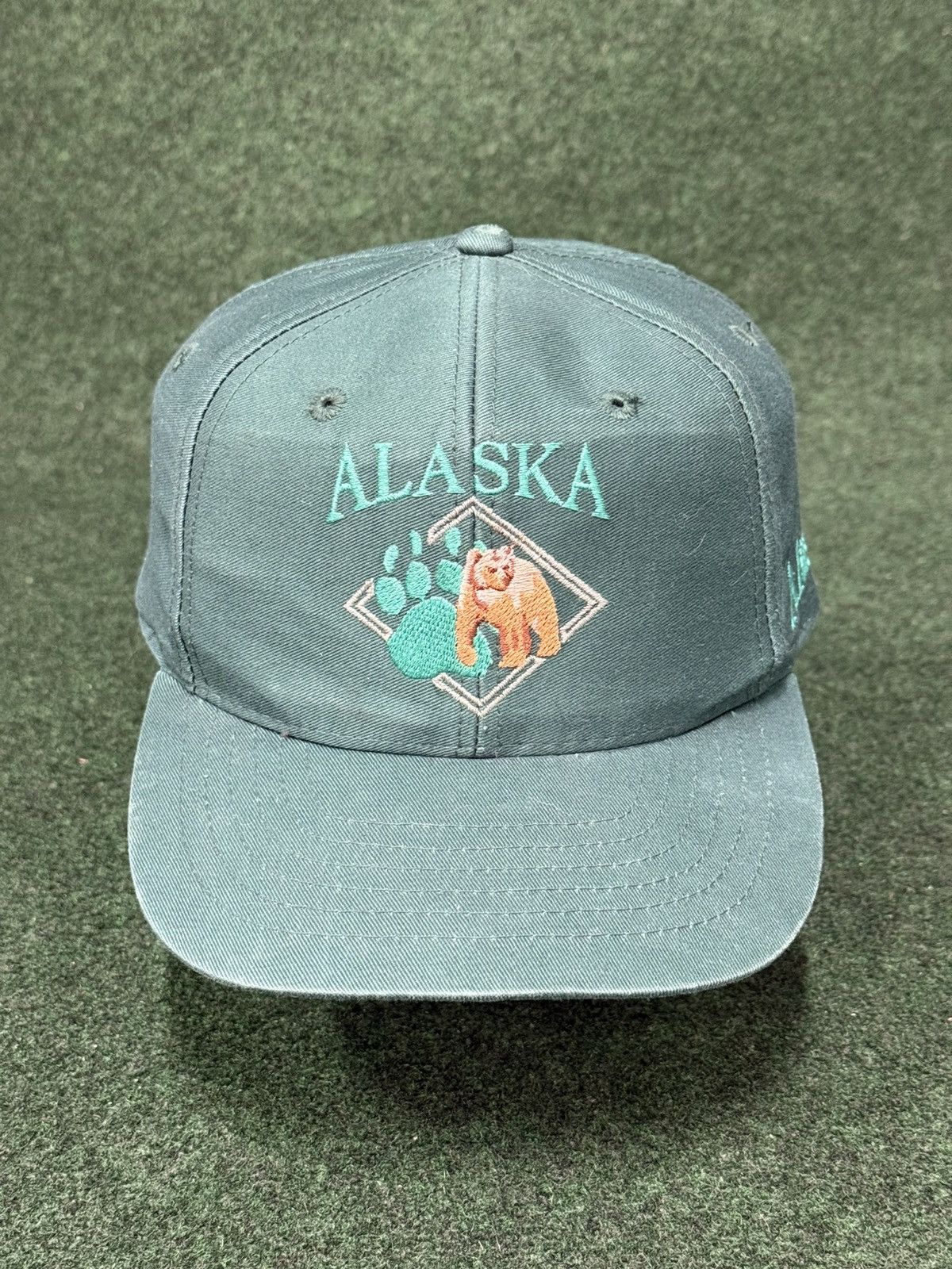 Vintage Vintage 90s Alaska Grizzly Bear Snapback Hat Size ONE SIZE - 1 Thumbnail