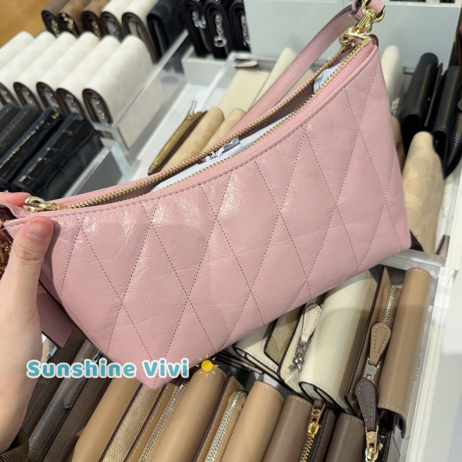 Coach NWT Coach Caitlin Shoulder Bag Quilting CDZ88 CARNATION Size ONE SIZE - 6 Thumbnail