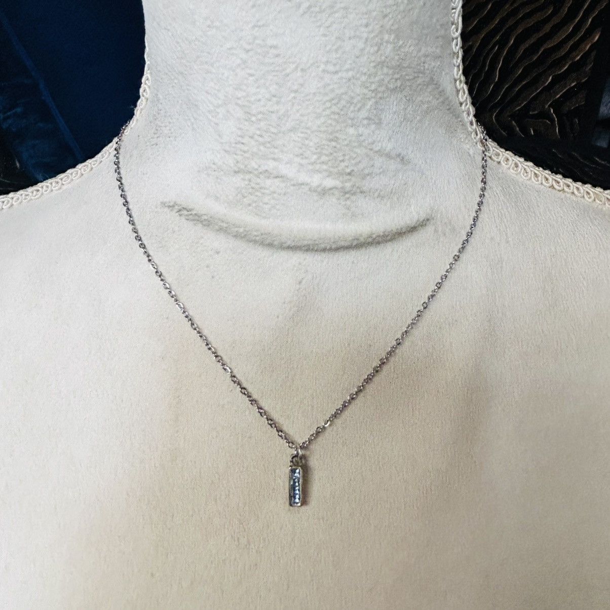 Handmade Handcrafted vintage blue rhinestone pendant necklace Size ONE SIZE - 3 Thumbnail