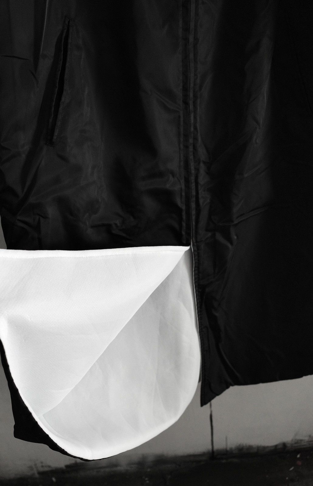 Yohji Yamamoto Vintage Double Faced Long Jacket Trench Coat Black White Size US L / EU 52-54 / 3 - 6 Thumbnail