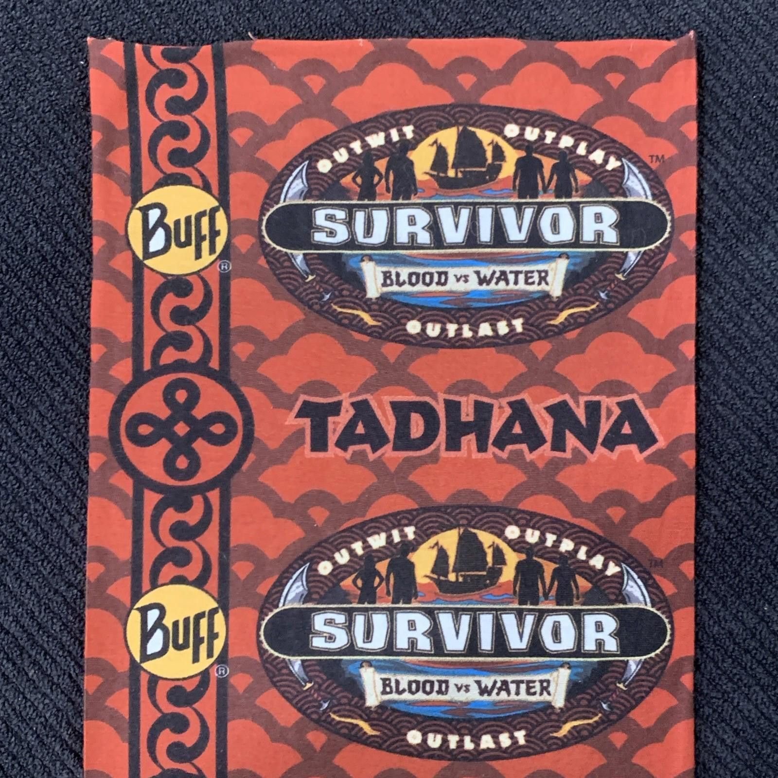Other Survivor Blood vs Water Tadhana Buff Red Season 27 MINT Size ONE SIZE - 4 Thumbnail