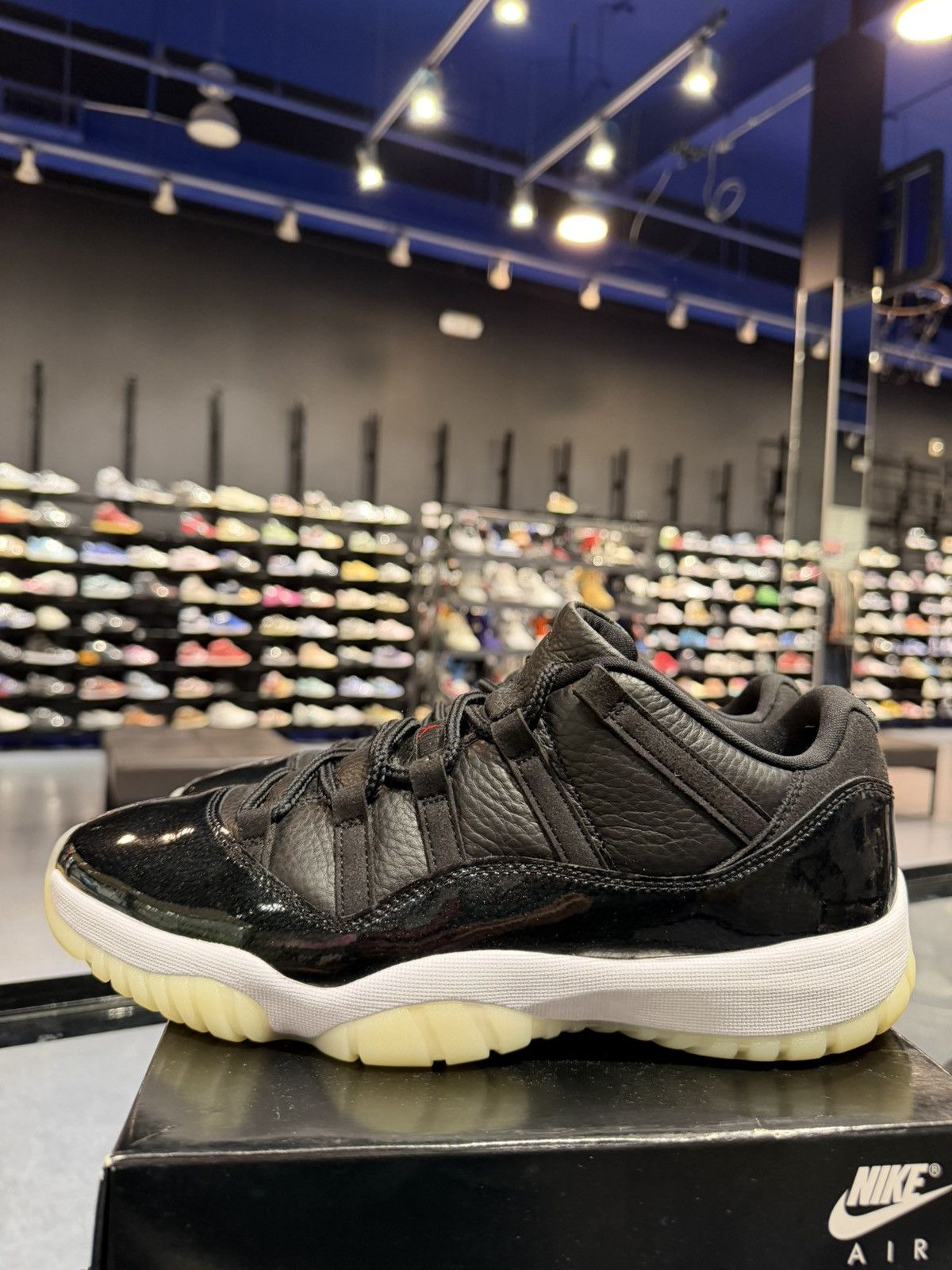Jordan Brand Size 11 - Jordan 11 Retro Low 72-10 Size US 11 / EU 44 - 1 Thumbnail